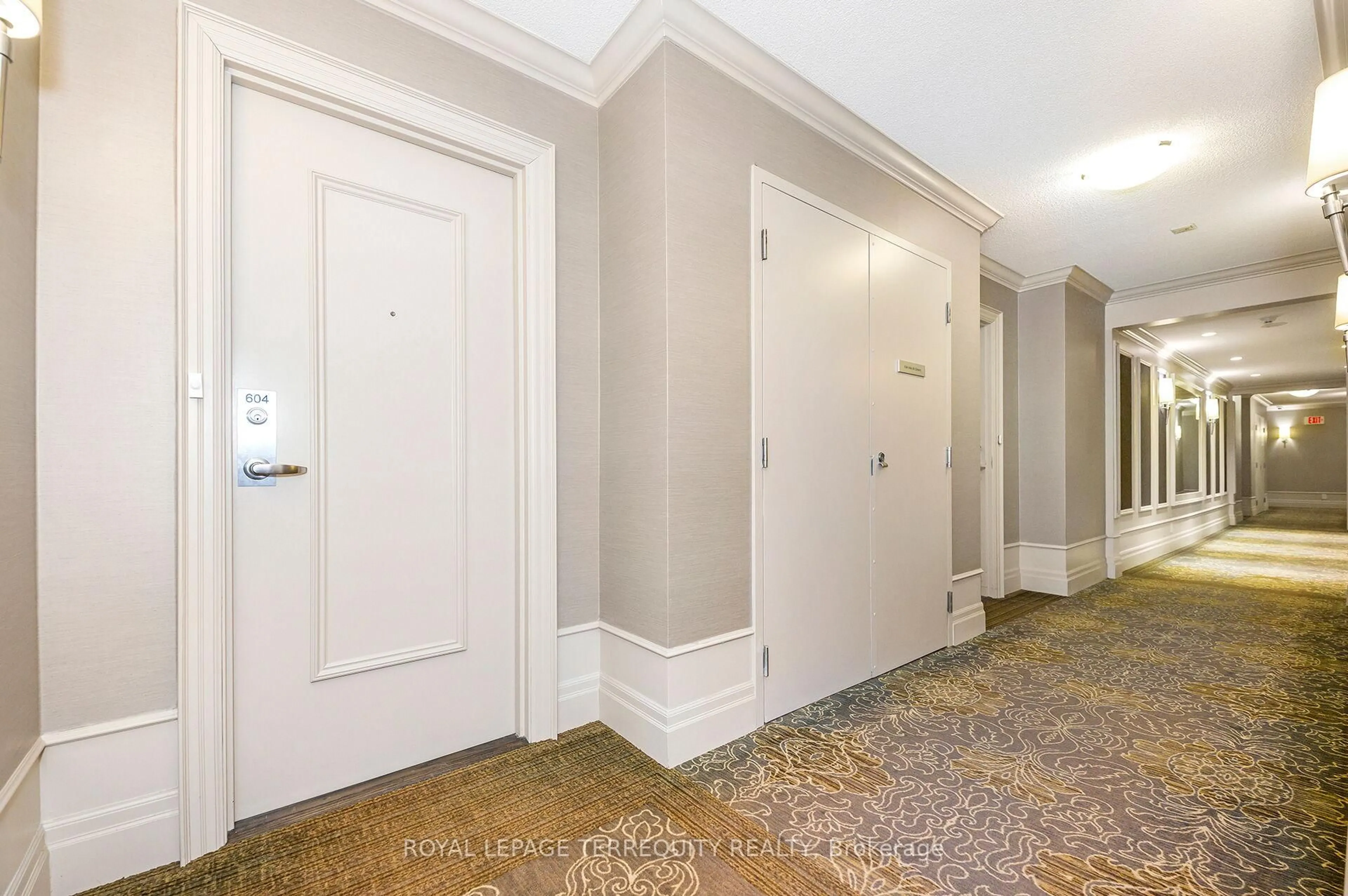 Indoor foyer for 38 Fontenay Crt #604, Toronto Ontario M9A 5H5