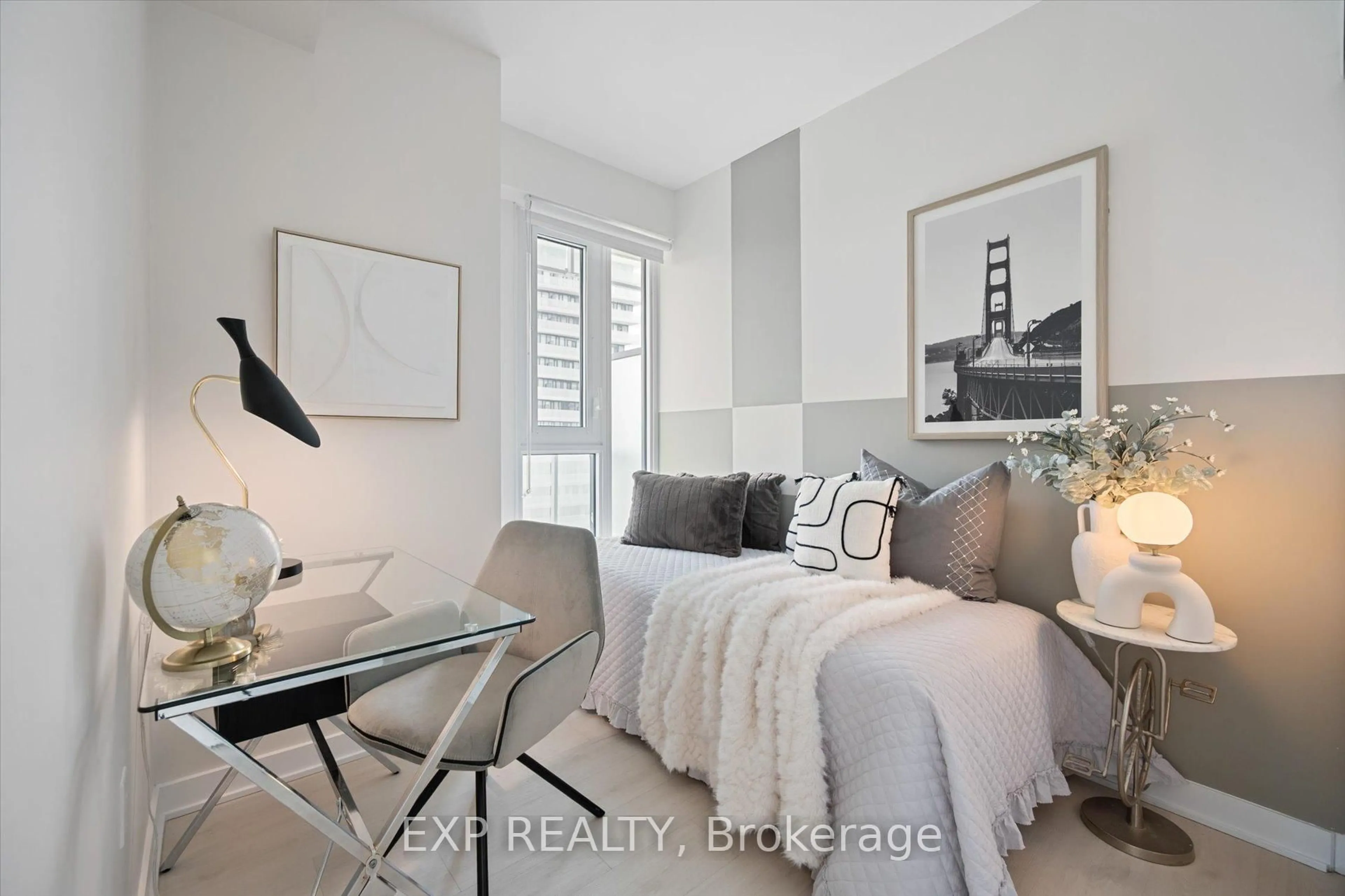 Living room with furniture, wood/laminate floor for 3900 Confederation Pkwy #1403, Mississauga Ontario L5B 0M3