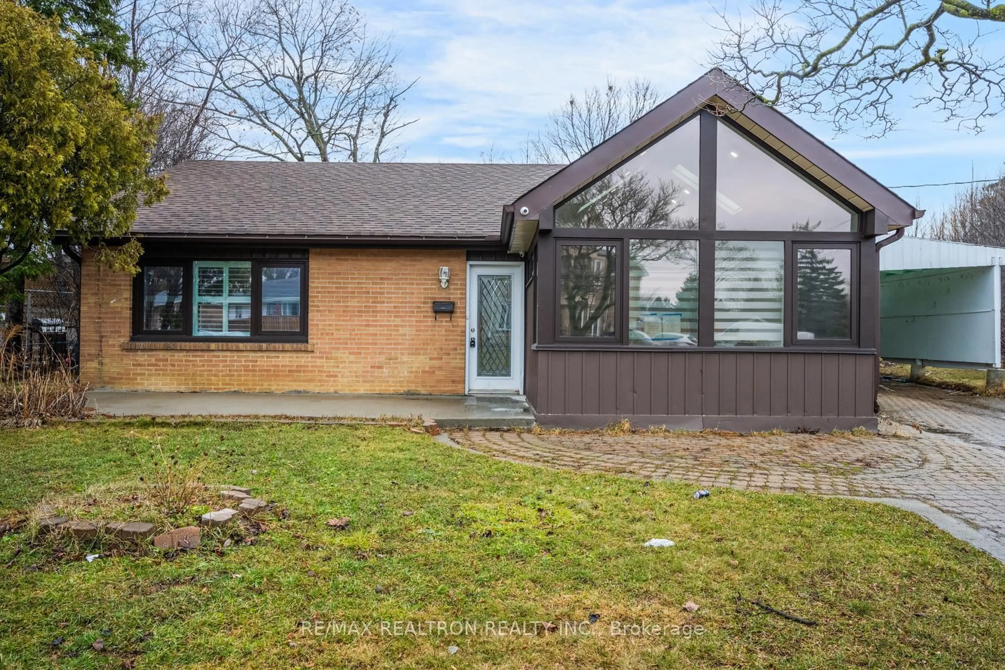 Home with brick exterior material, street for 30 Lawrence Cres, Brampton Ontario L6W 2P3