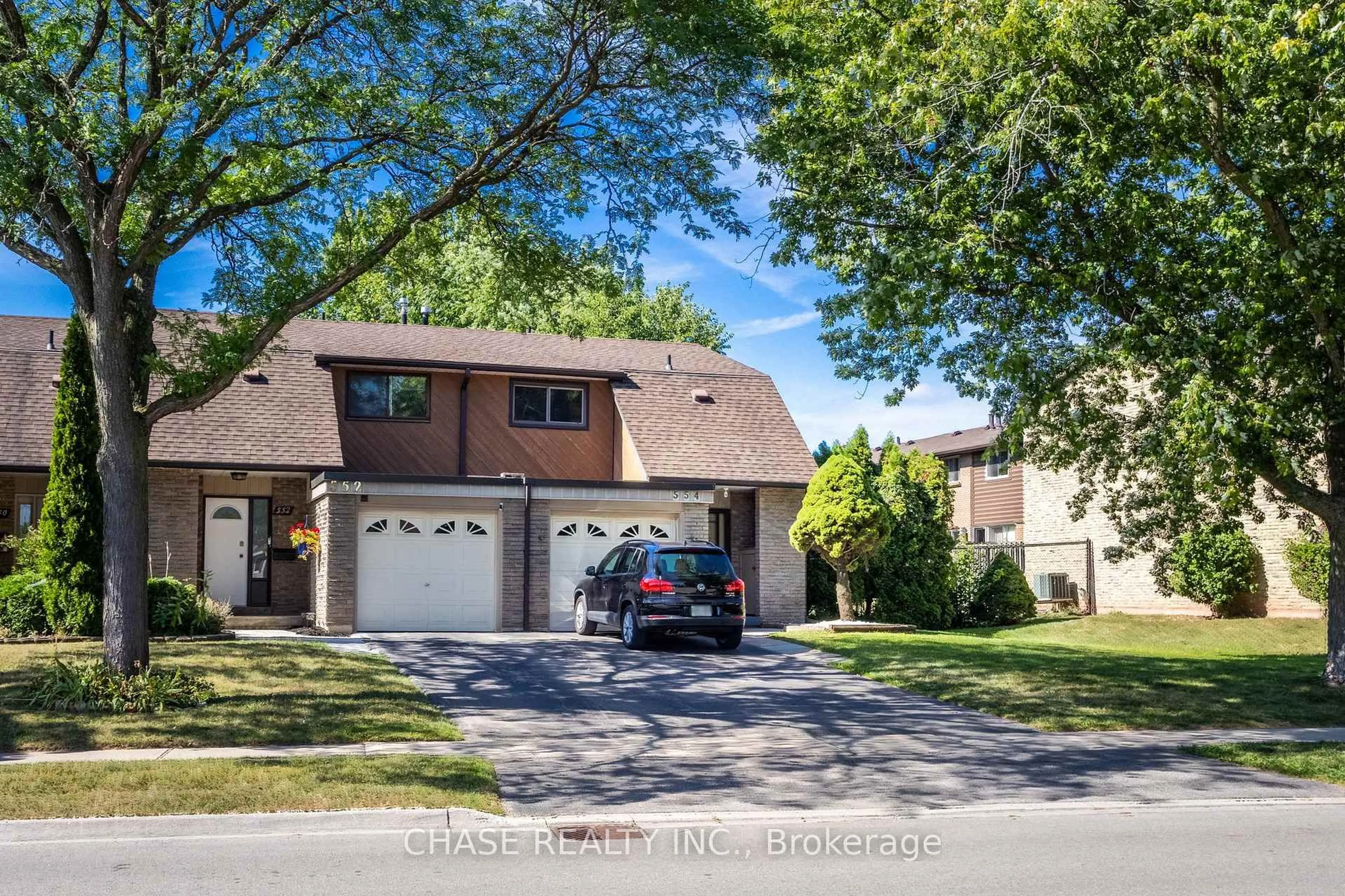 Home with brick exterior material, street for 554 Pinedale Ave, Burlington Ontario L7L 3W4