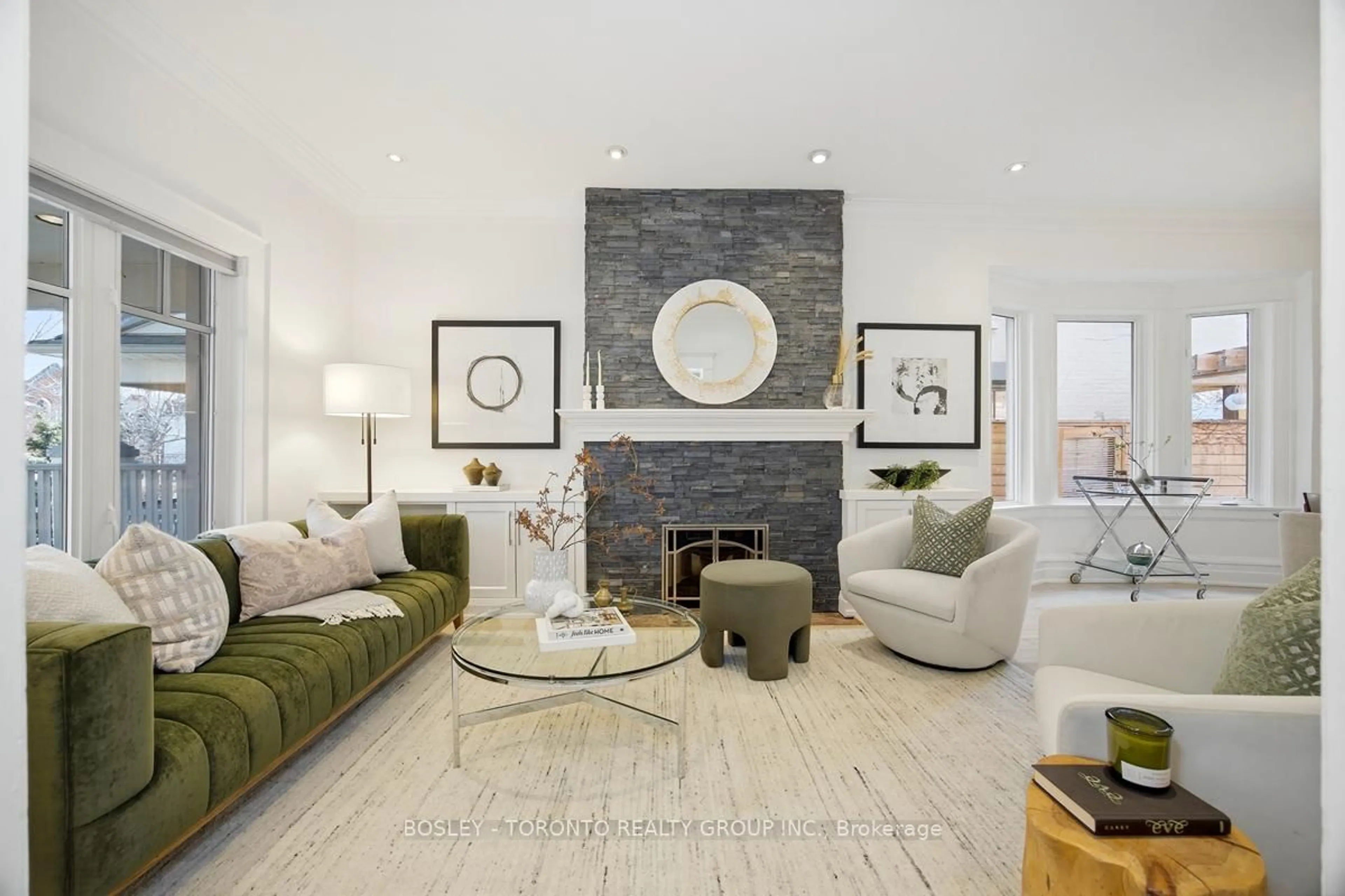 Living room with furniture, unknown for 334 Pacific Ave, Toronto Ontario M6P 2P9