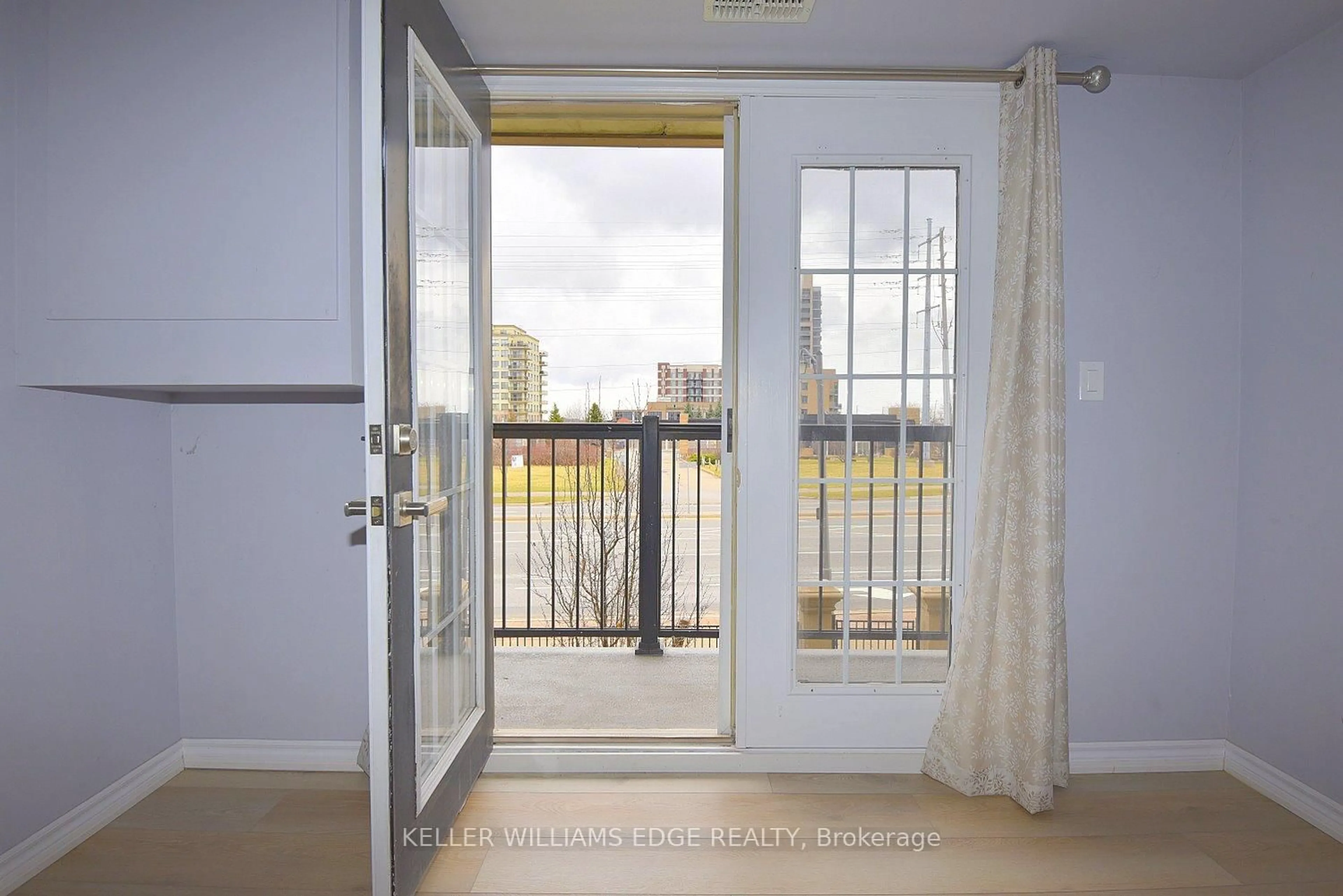 Indoor entryway for 2045 Appleby Line #203, Burlington Ontario L7L 7G9