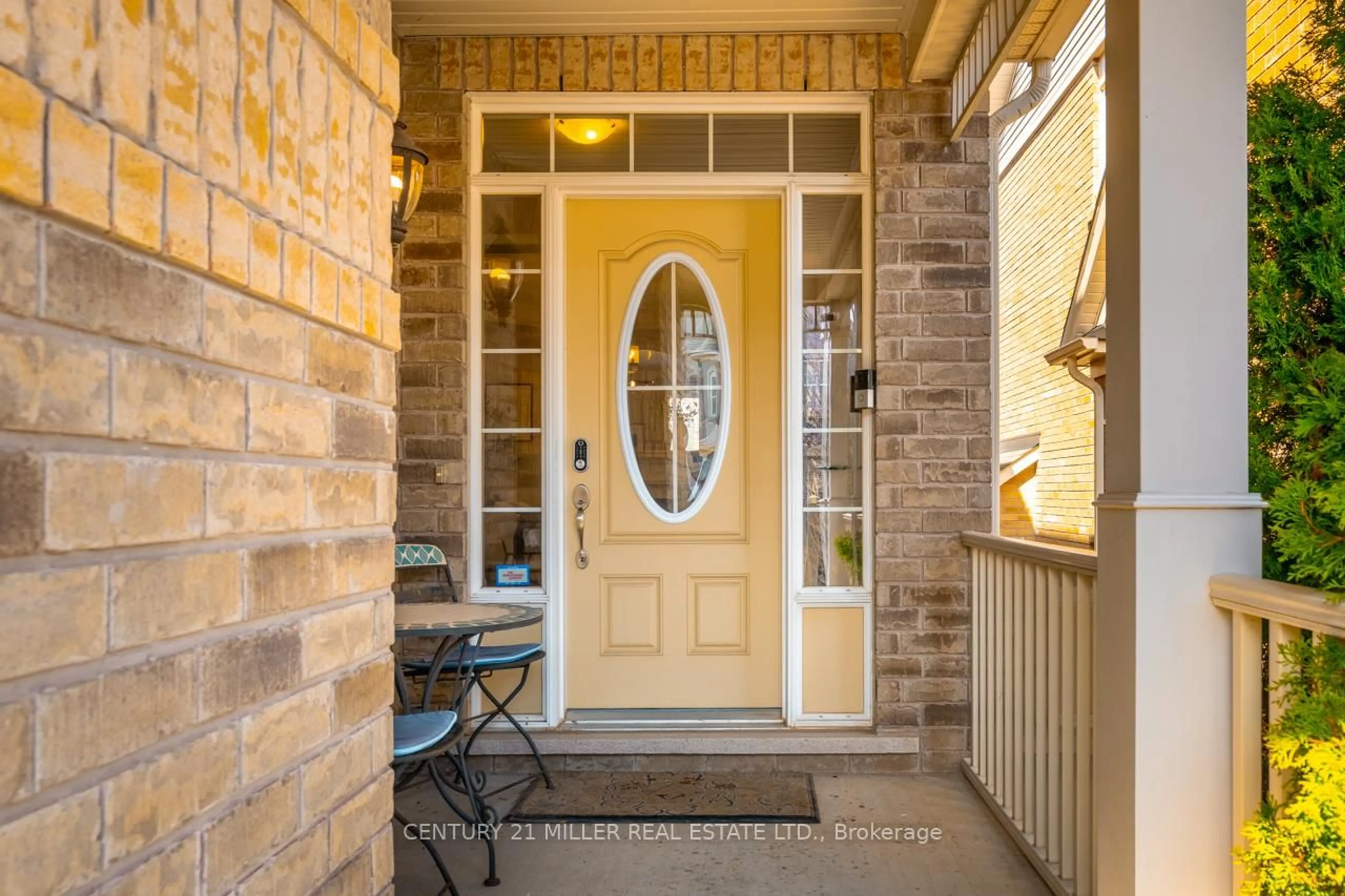 Indoor entryway for 468 Coombs Crt, Milton Ontario L9T 7N5