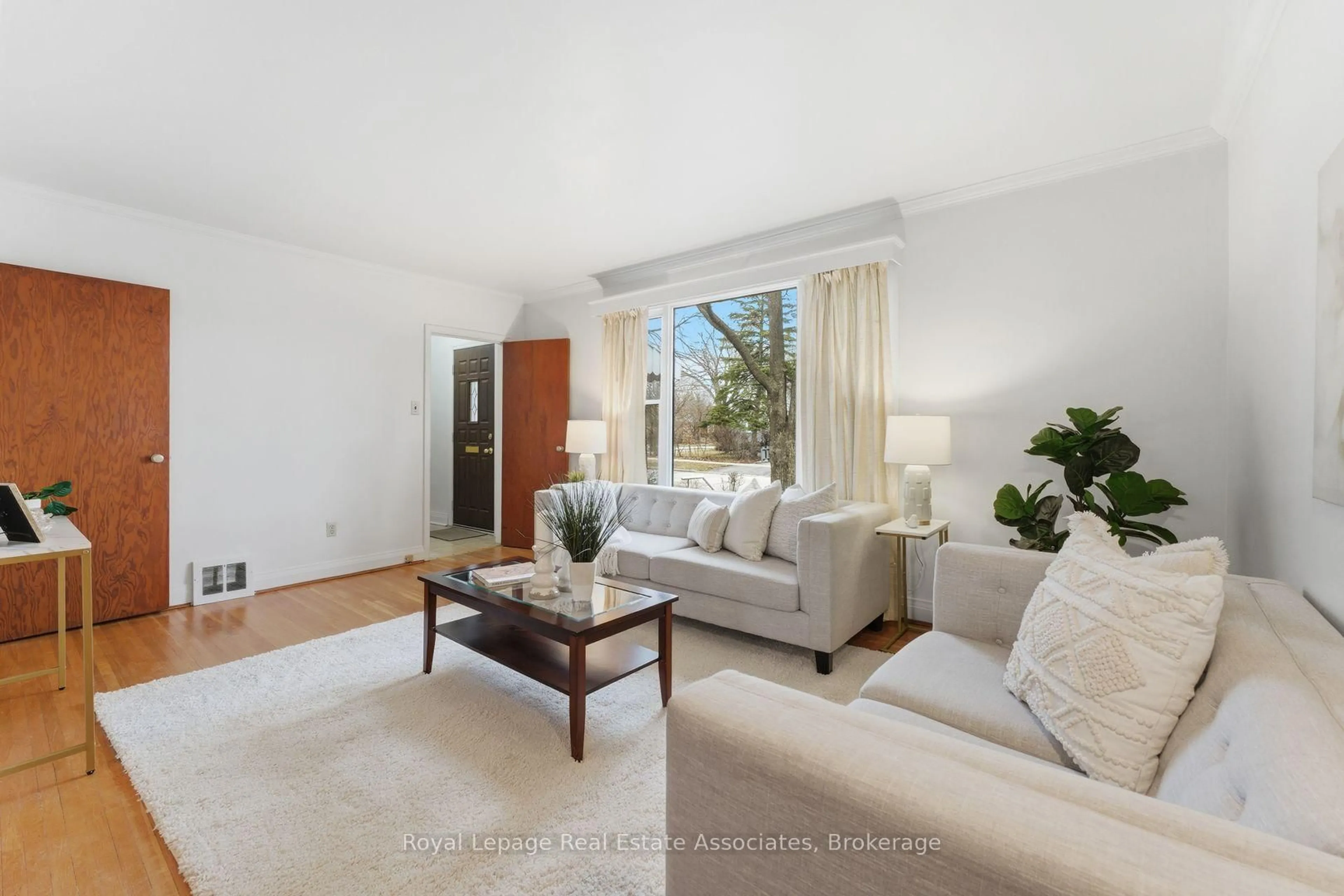 Living room with furniture, unknown for 68 Gair Dr, Toronto Ontario M8W 4P8