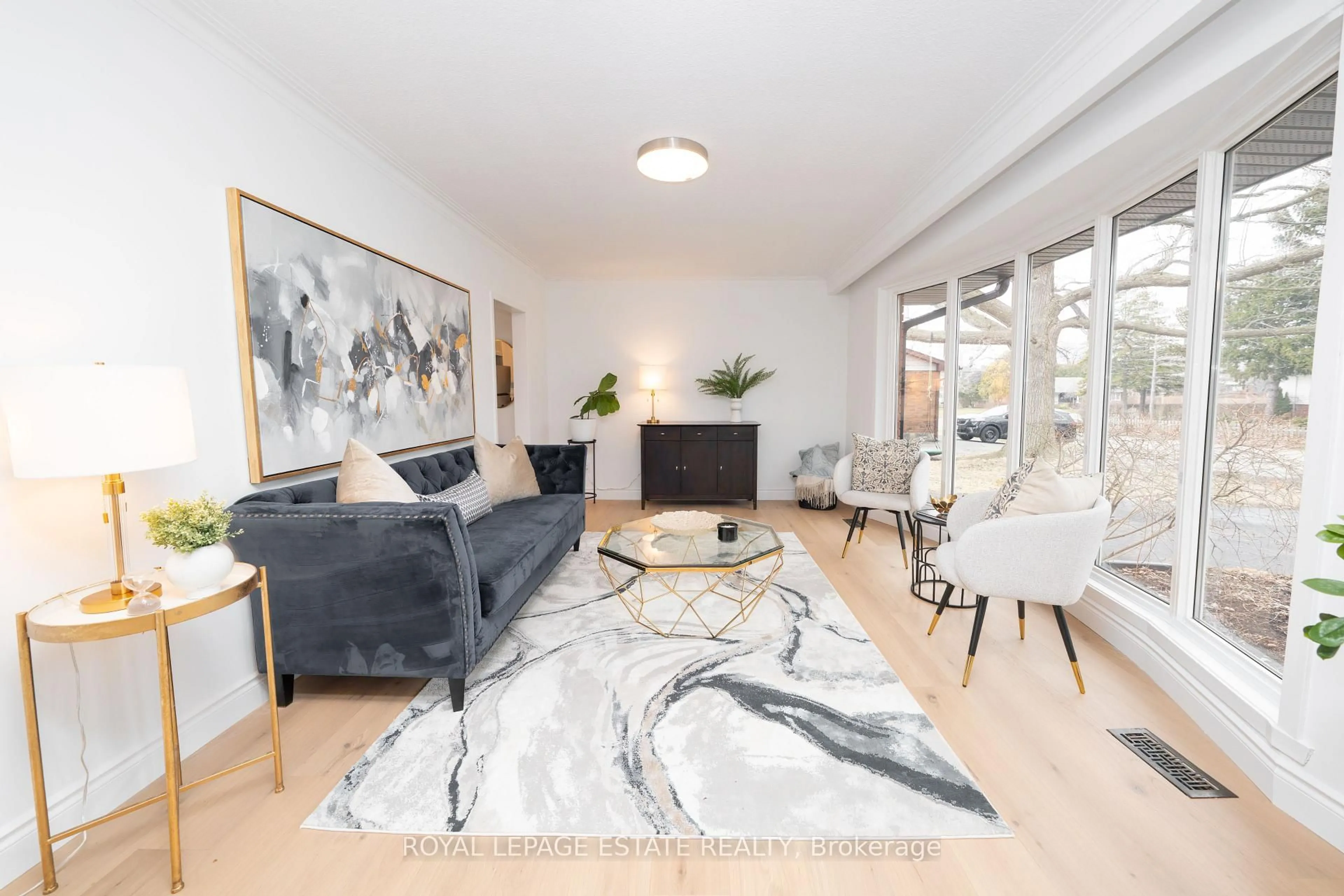 Living room with furniture, unknown for 474 Sandlewood Rd, Oakville Ontario L6L 3S4