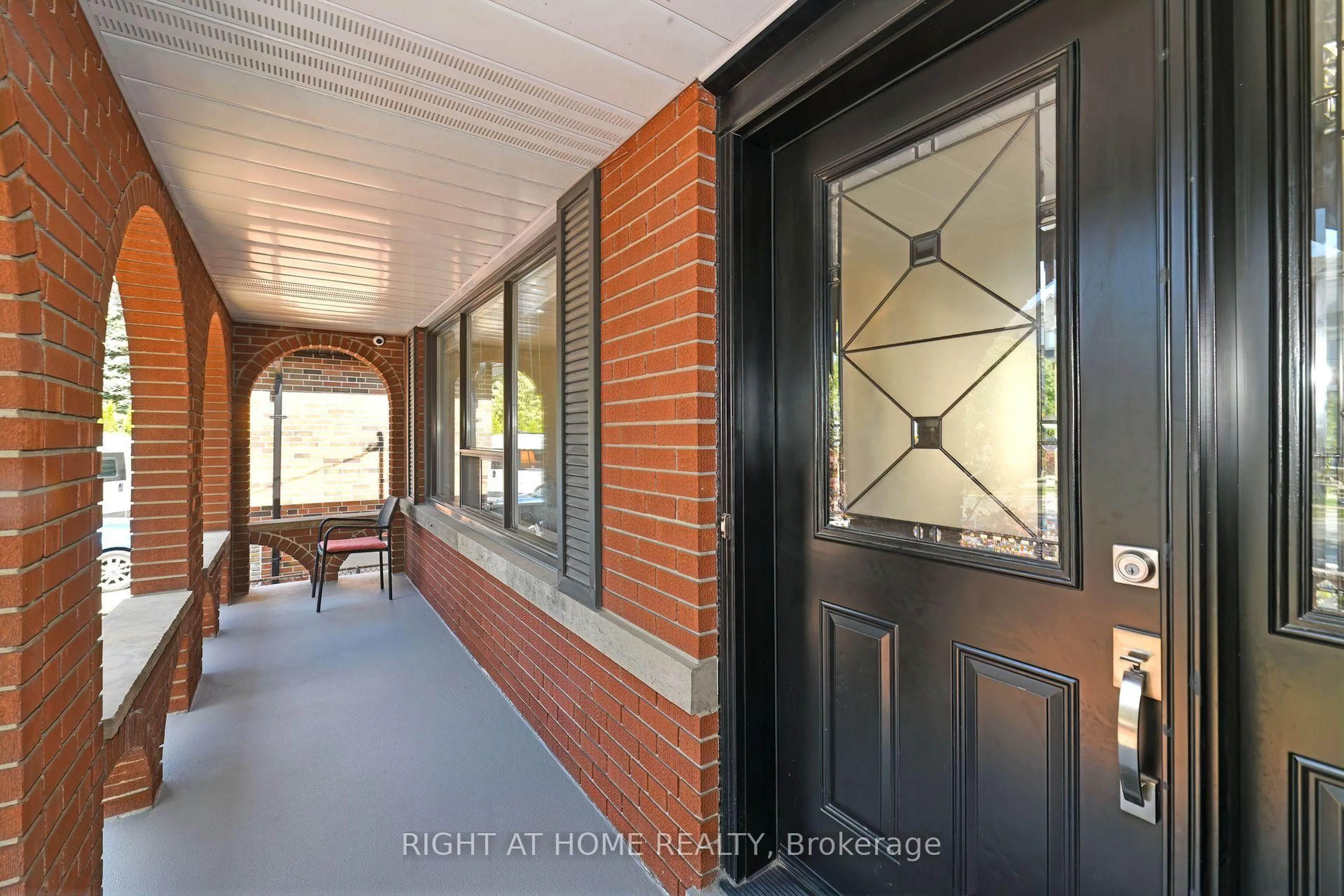 Indoor entryway for 1033 Islington Ave, Toronto Ontario M8Z 4R3