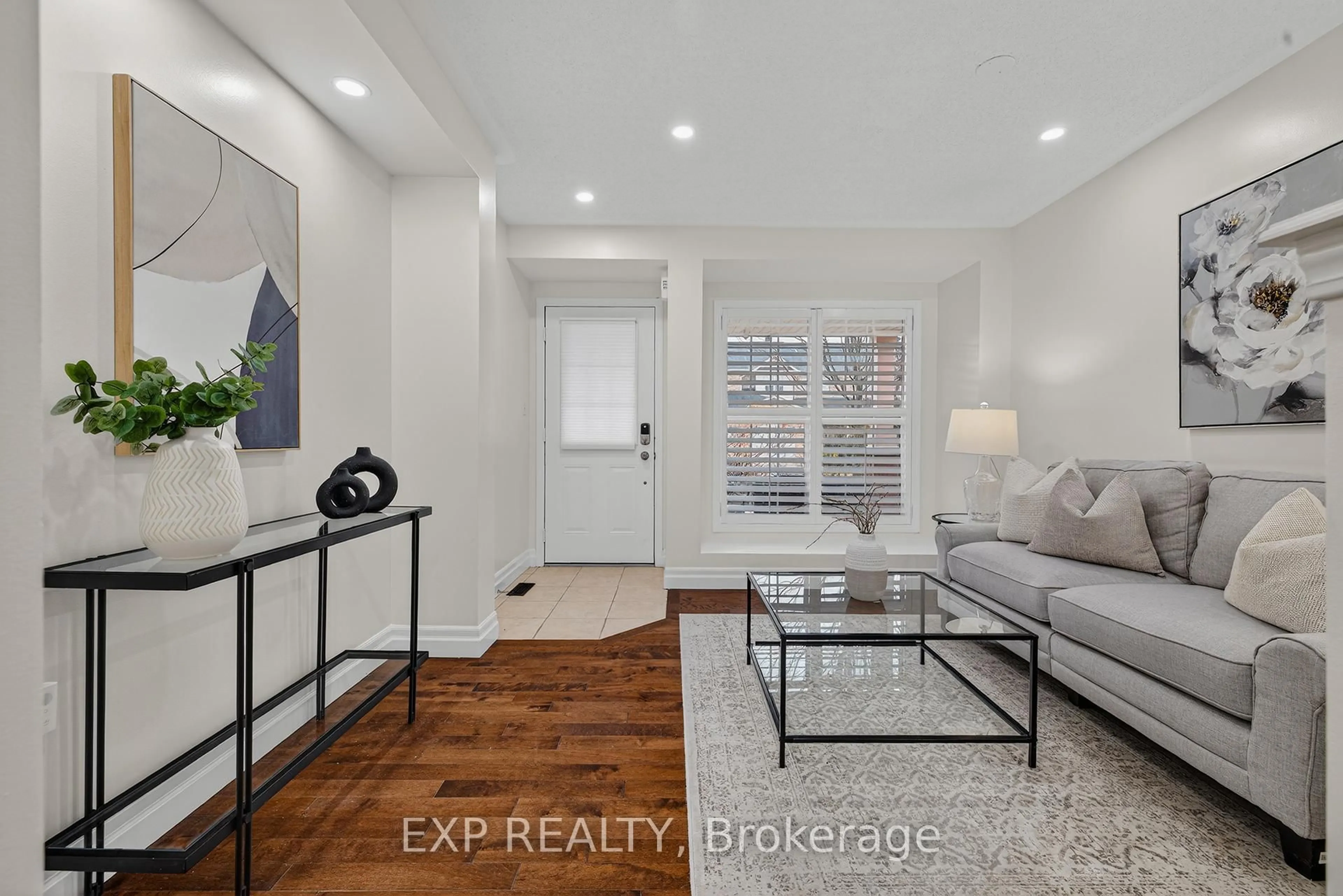 Indoor entryway for 4067 Donnic Dr, Burlington Ontario L7M 0A5