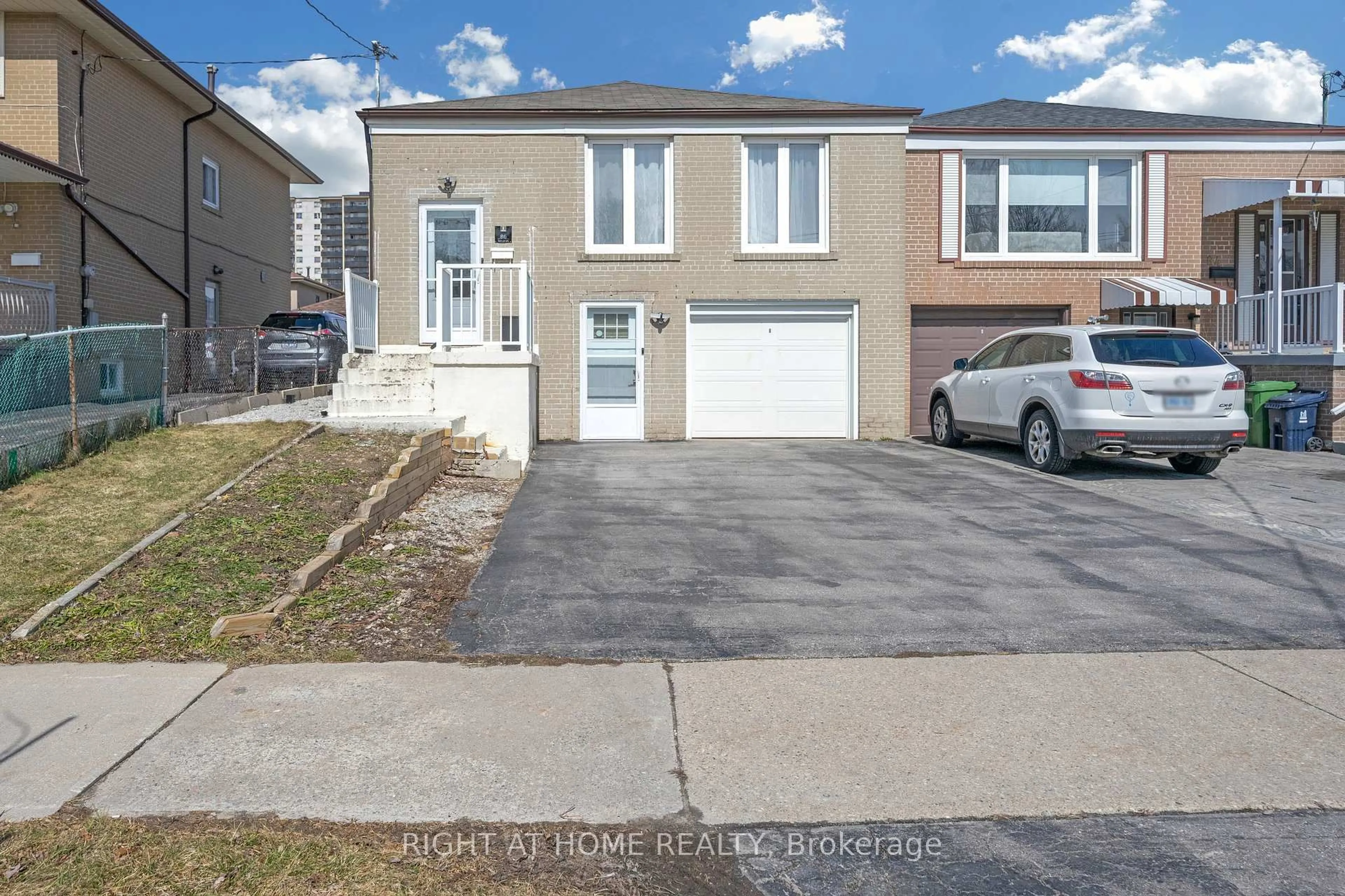 Unknown for 86 Topcliff Ave, Toronto Ontario M3N 1L8