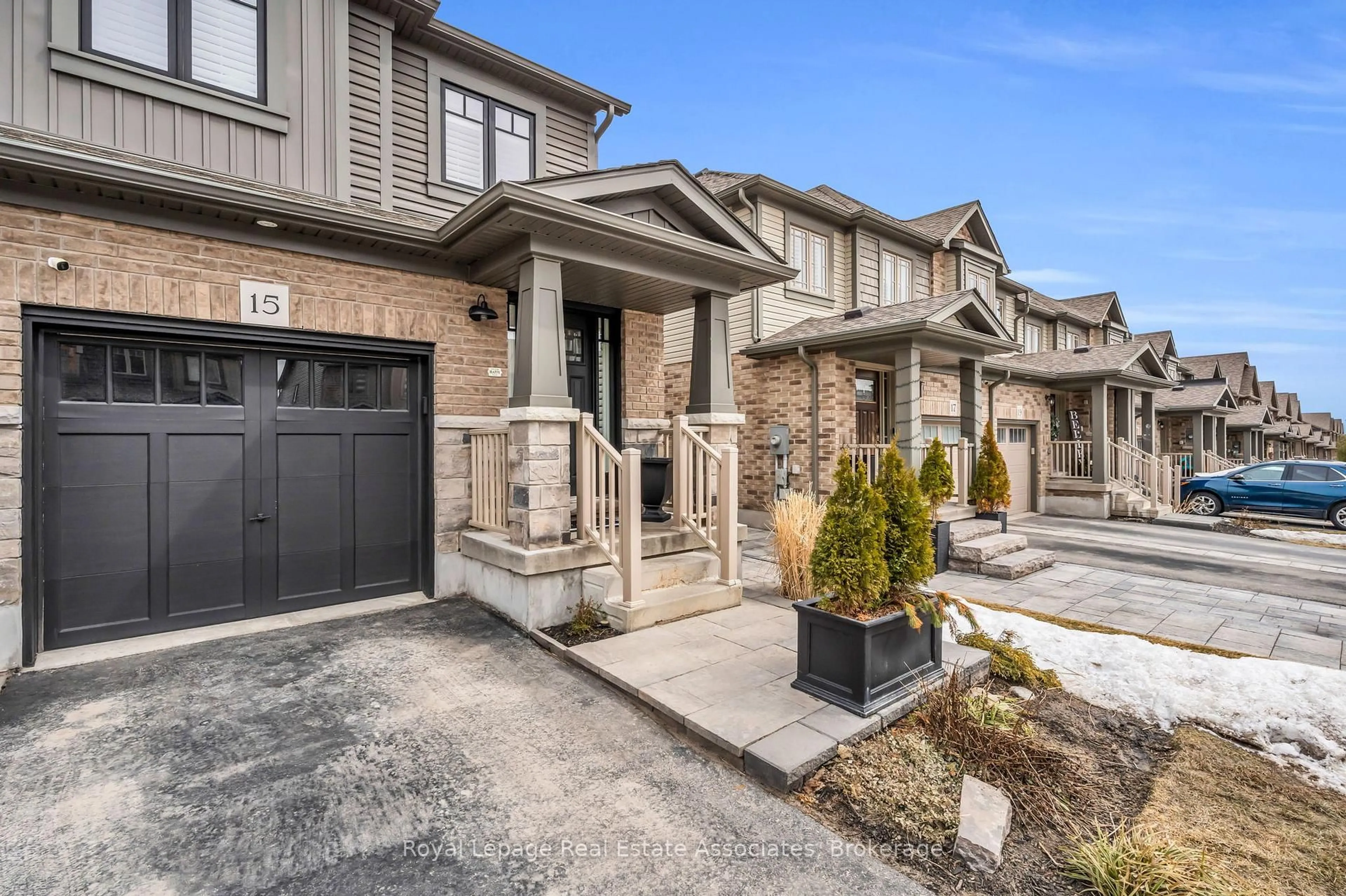 Home with brick exterior material, street for 15 Winterton Crt, Orangeville Ontario L9W 5H8