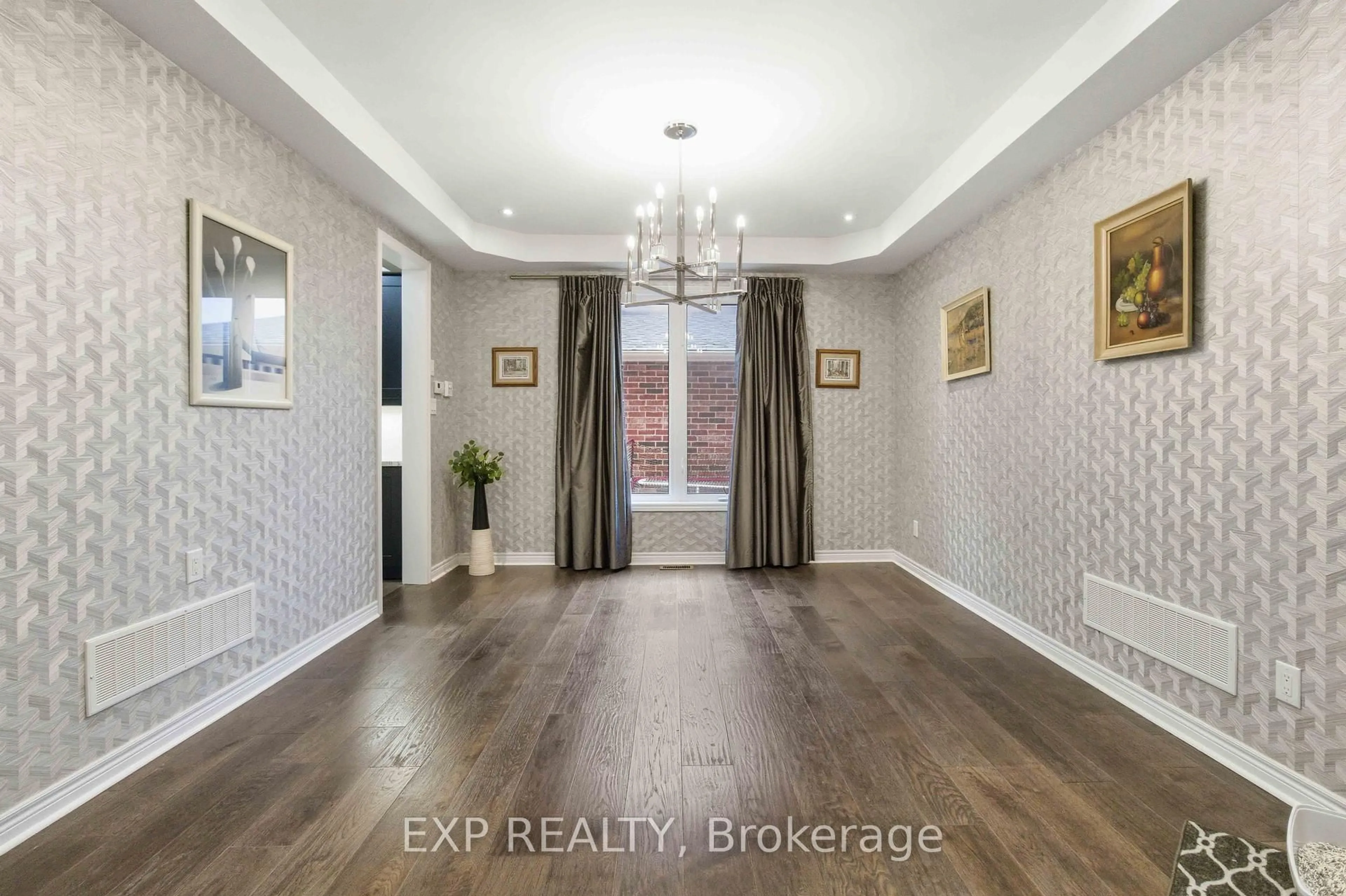 Indoor entryway for 34 Atchison Dr, Caledon Ontario L7C 3R5