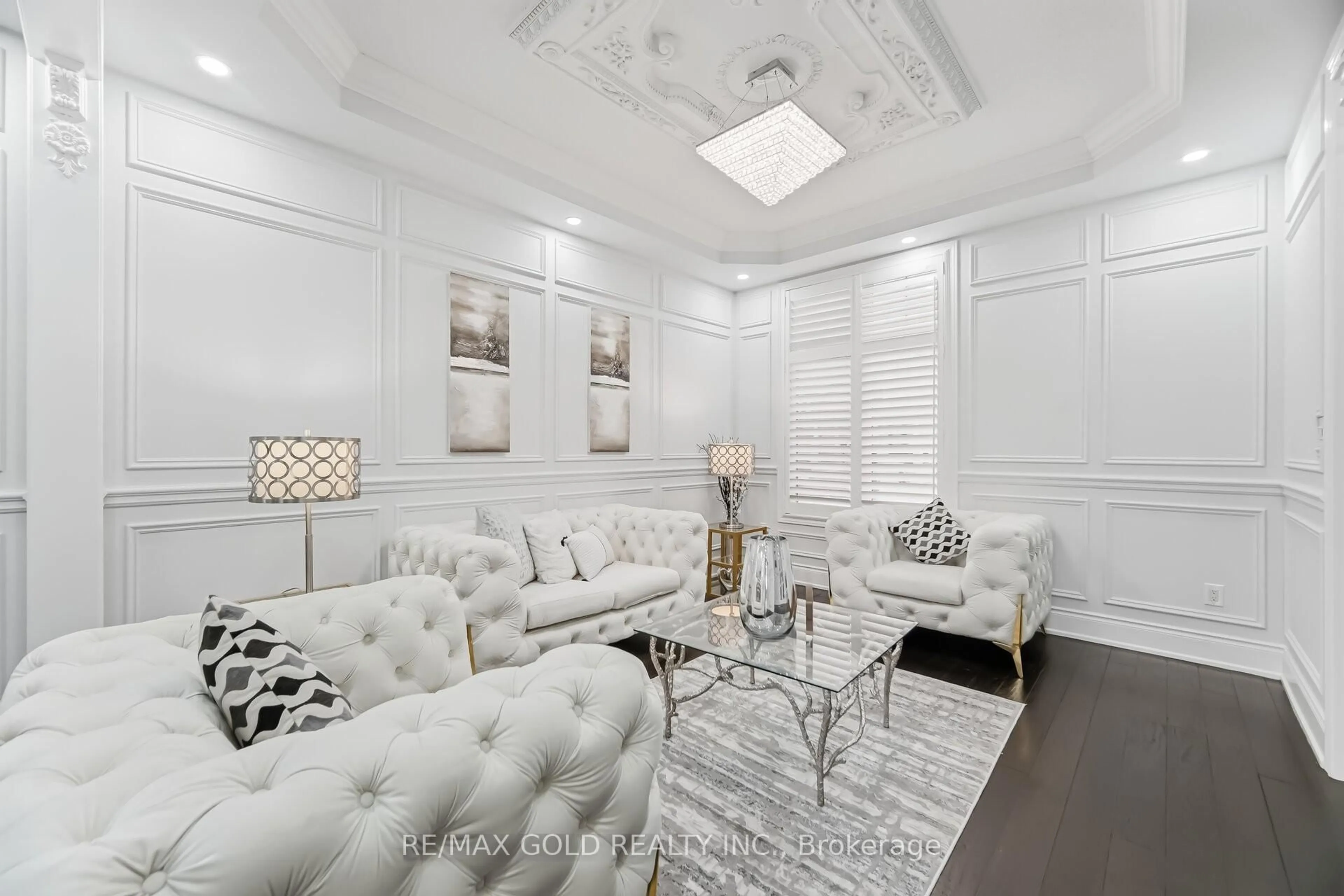 Living room with furniture, unknown for 72 Midsummer Dr, Brampton Ontario L6P 3E4