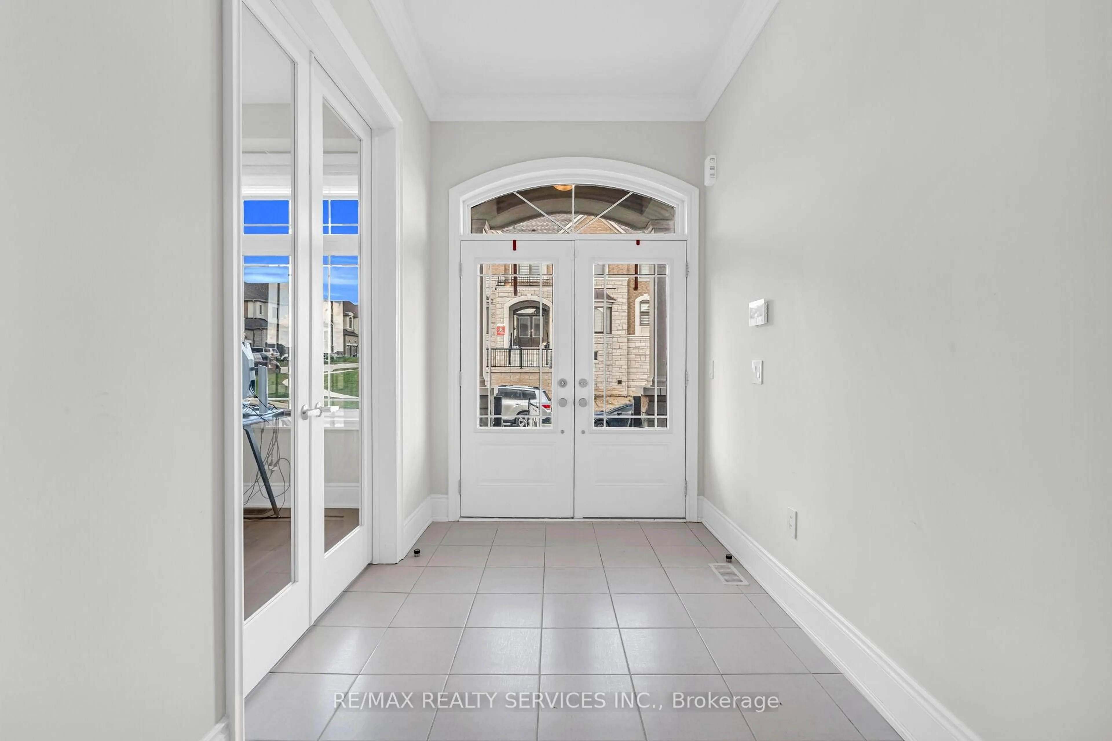 Indoor entryway for 67 James Walker Ave, Caledon Ontario L7C 4M8