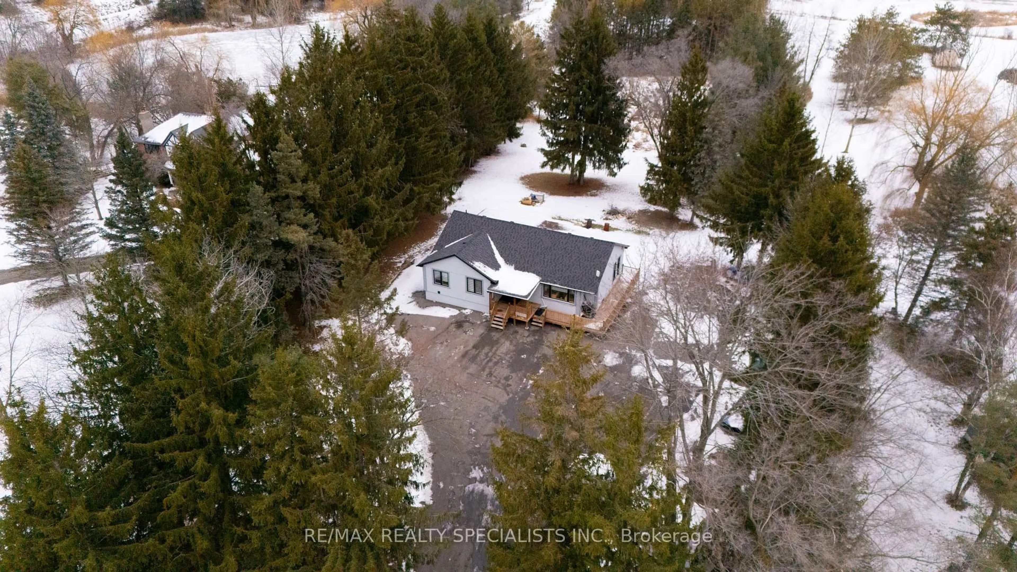 A pic from outside/outdoor area/front of a property/back of a property/a pic from drone, unknown for 15553 The Gore Rd, Caledon Ontario L7E 0X3