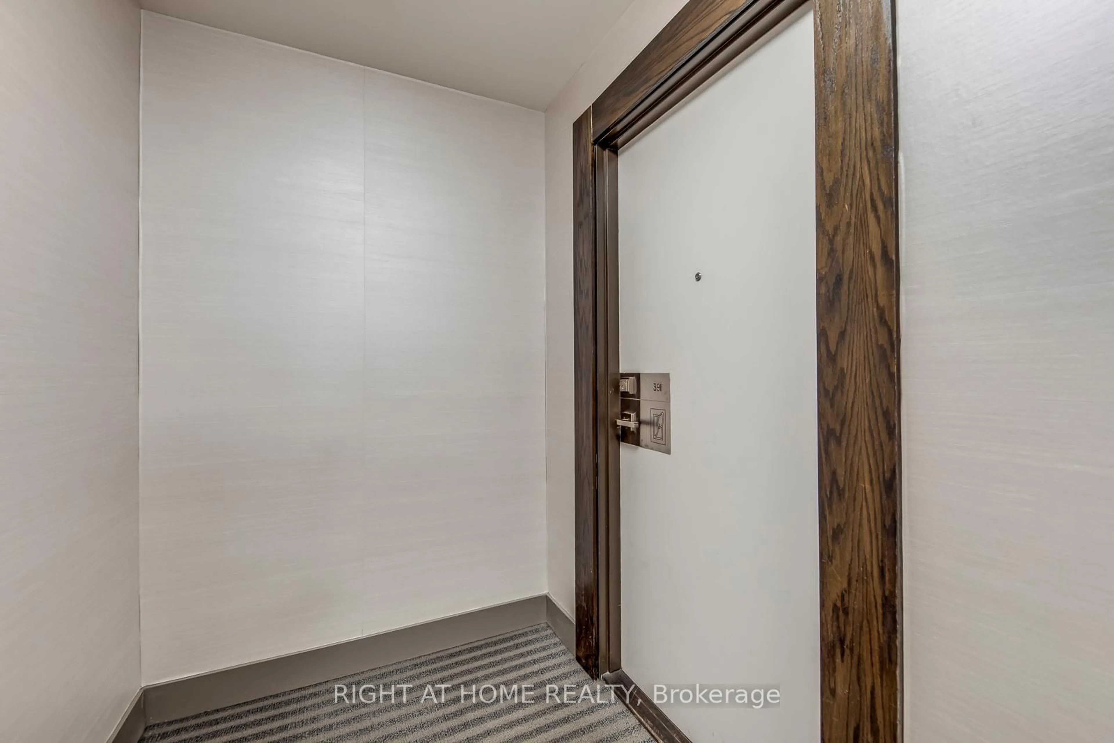 Unknown for 4011 Brickstone Mews #3911, Mississauga Ontario L5B 0G3