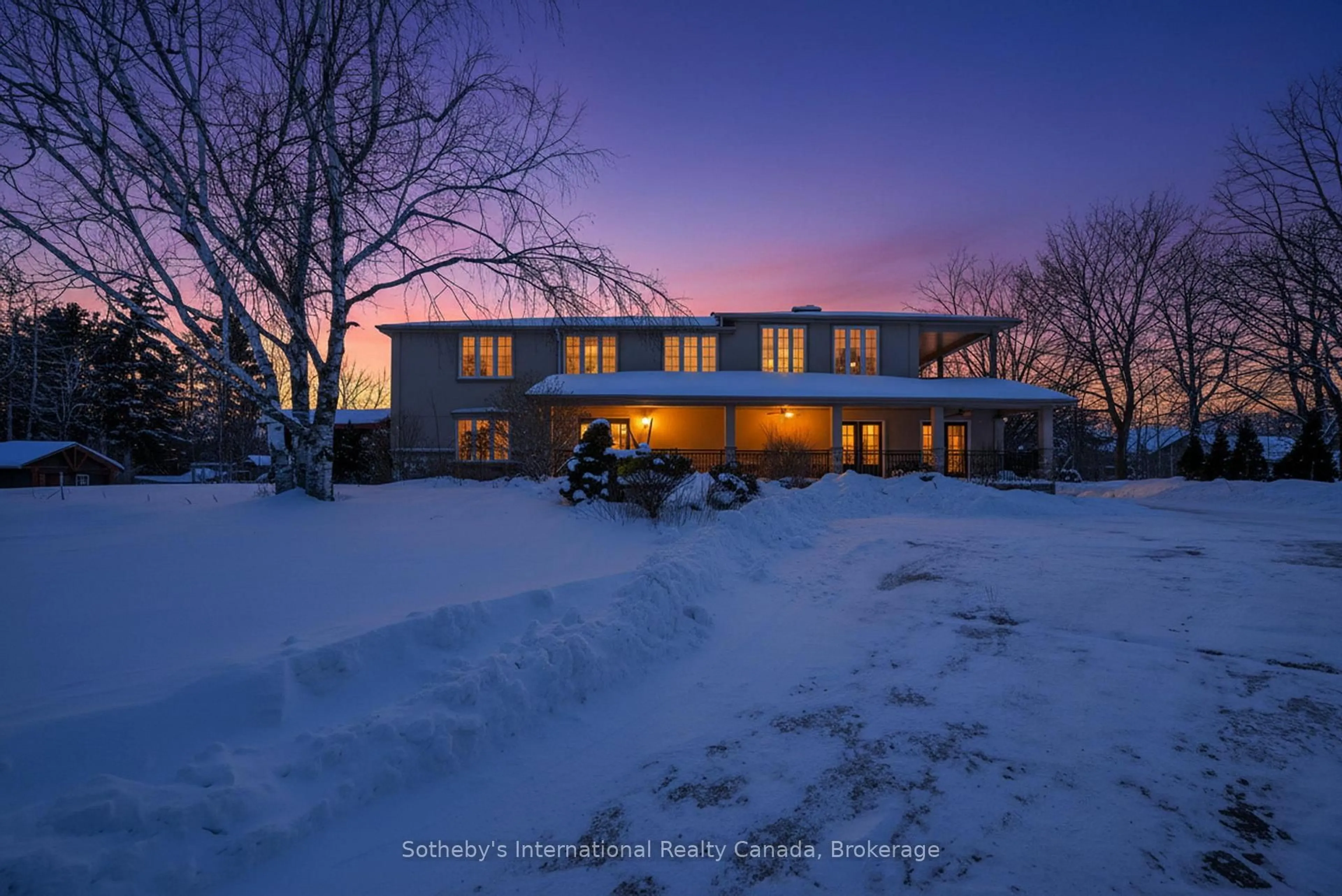 A pic from outside/outdoor area/front of a property/back of a property/a pic from drone, street for 110 Palmer Circ, Caledon Ontario L7E 0A5