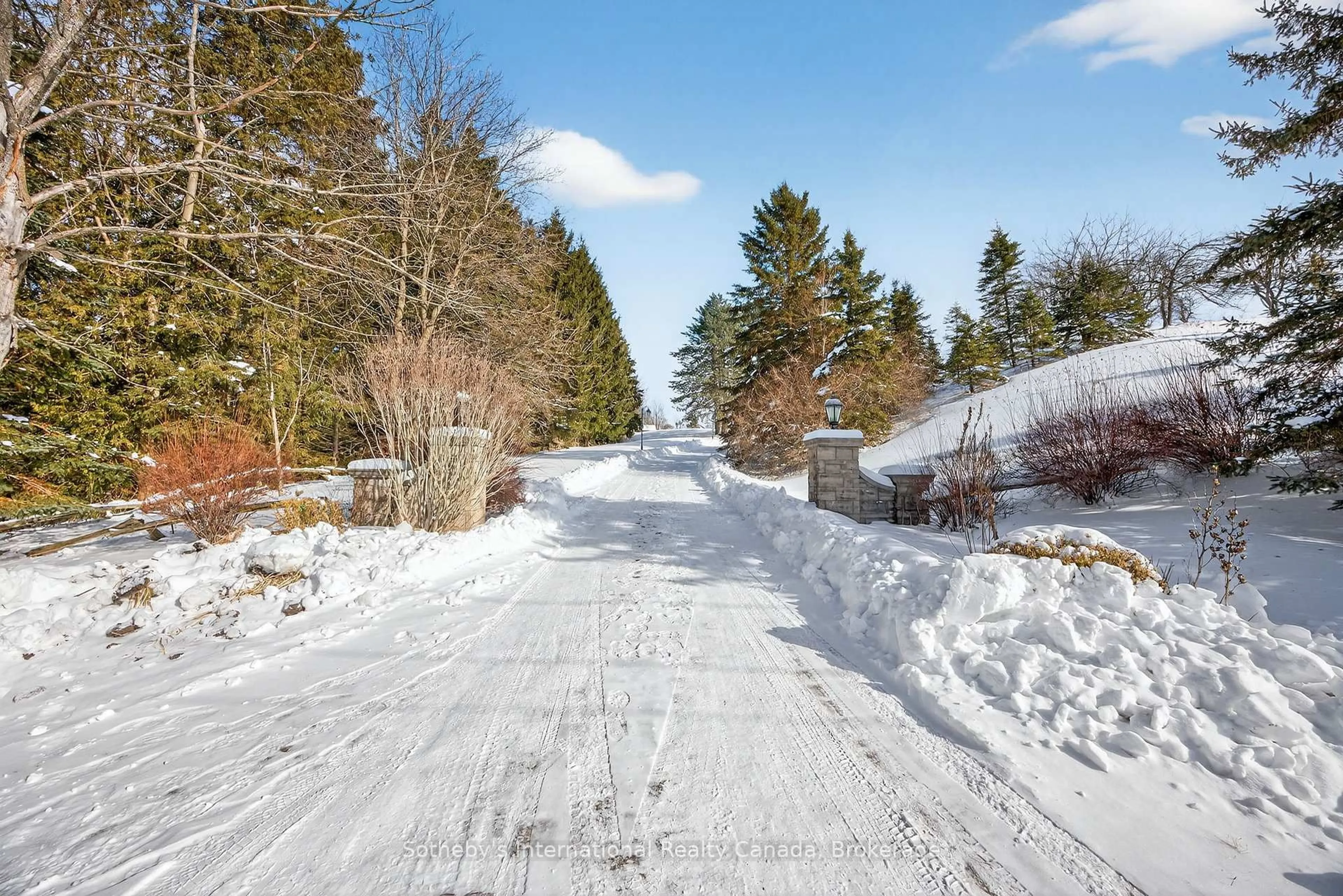 Patio, street for 110 Palmer Circ, Caledon Ontario L7E 0A5