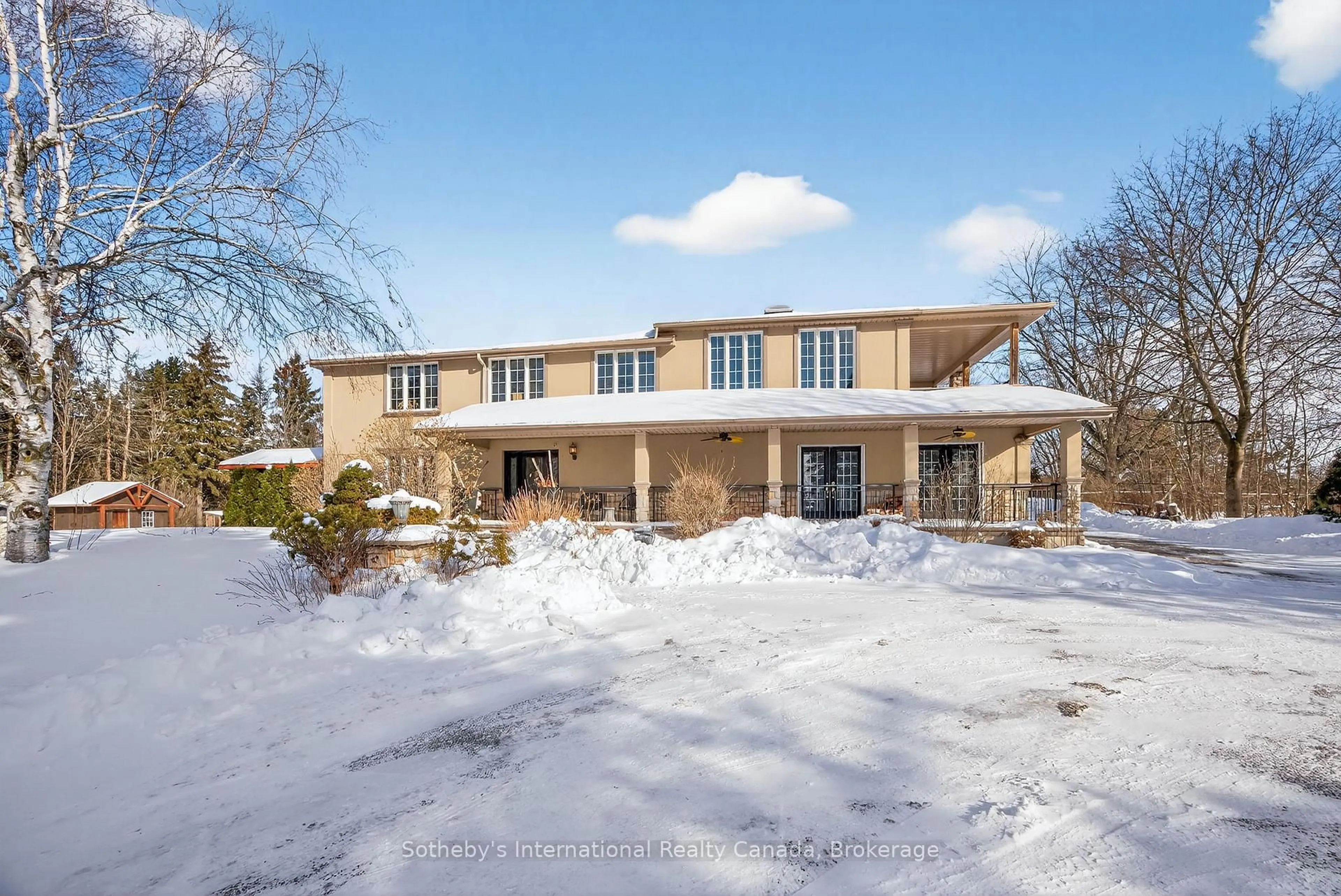A pic from outside/outdoor area/front of a property/back of a property/a pic from drone, building for 110 Palmer Circ, Caledon Ontario L7E 0A5
