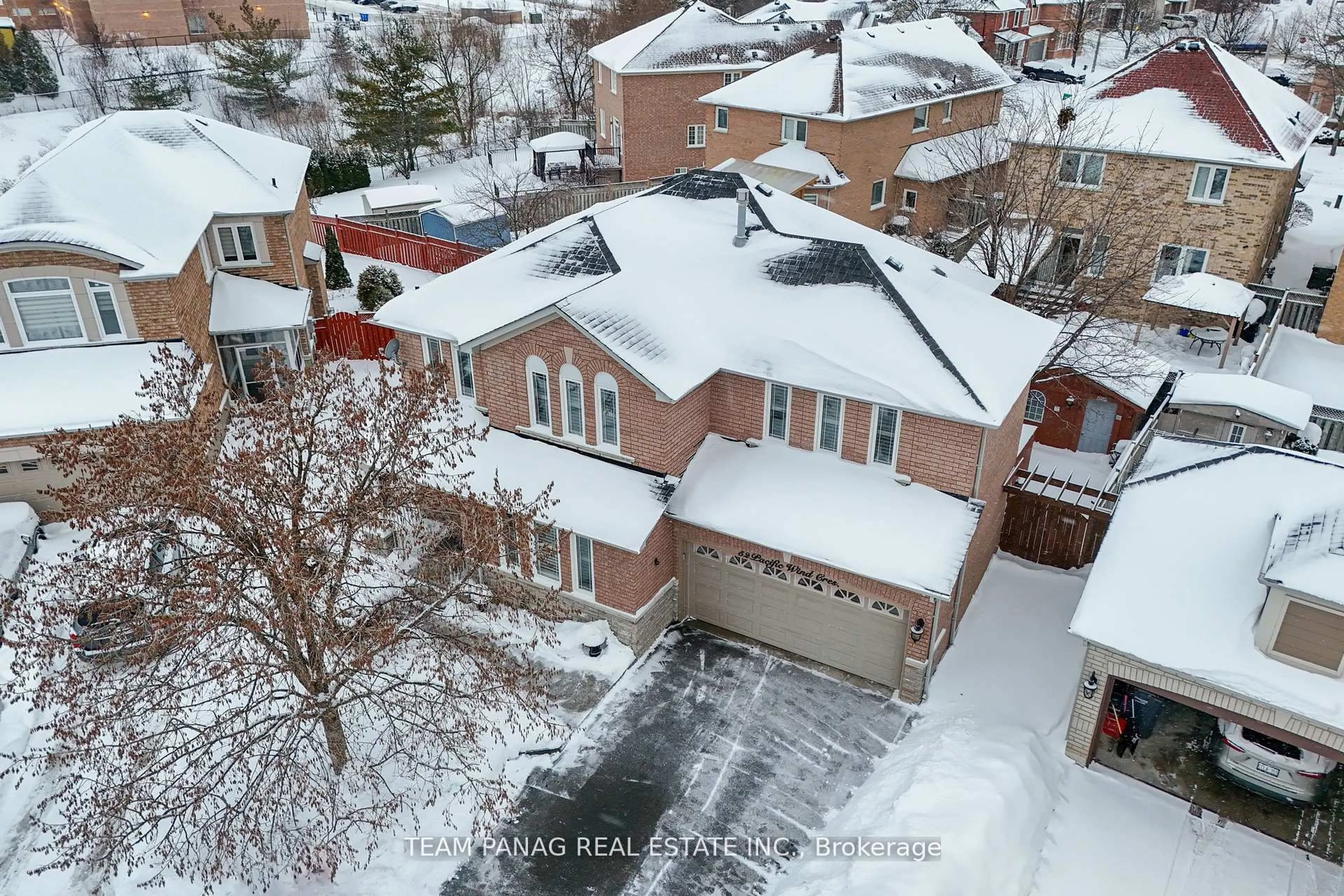 A pic from outside/outdoor area/front of a property/back of a property/a pic from drone, street for 52 Pacific Wind Cres, Brampton Ontario L6R 2B1