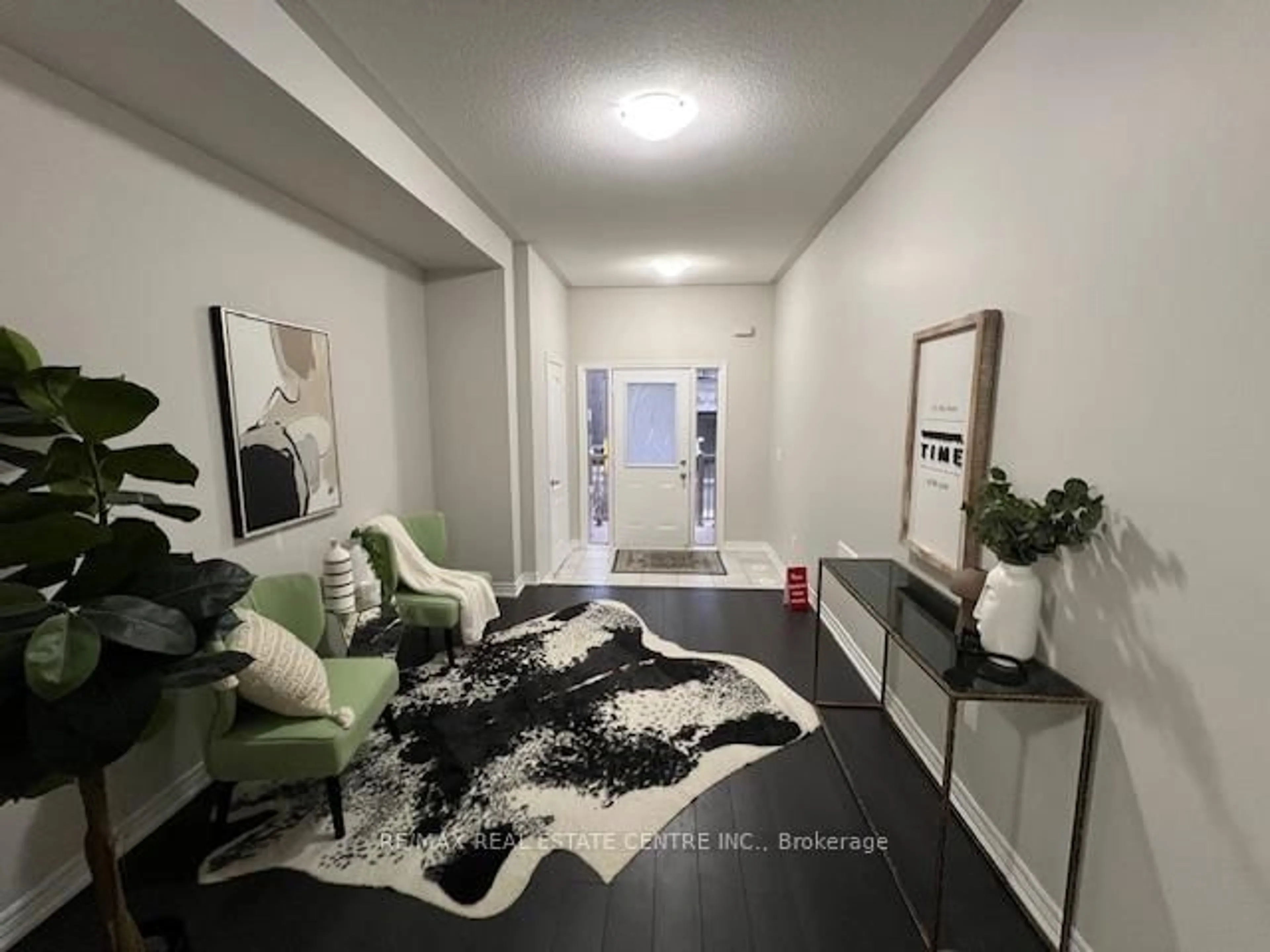 Indoor entryway for 441 Brooklyn Common, Oakville Ontario L6H 3P4