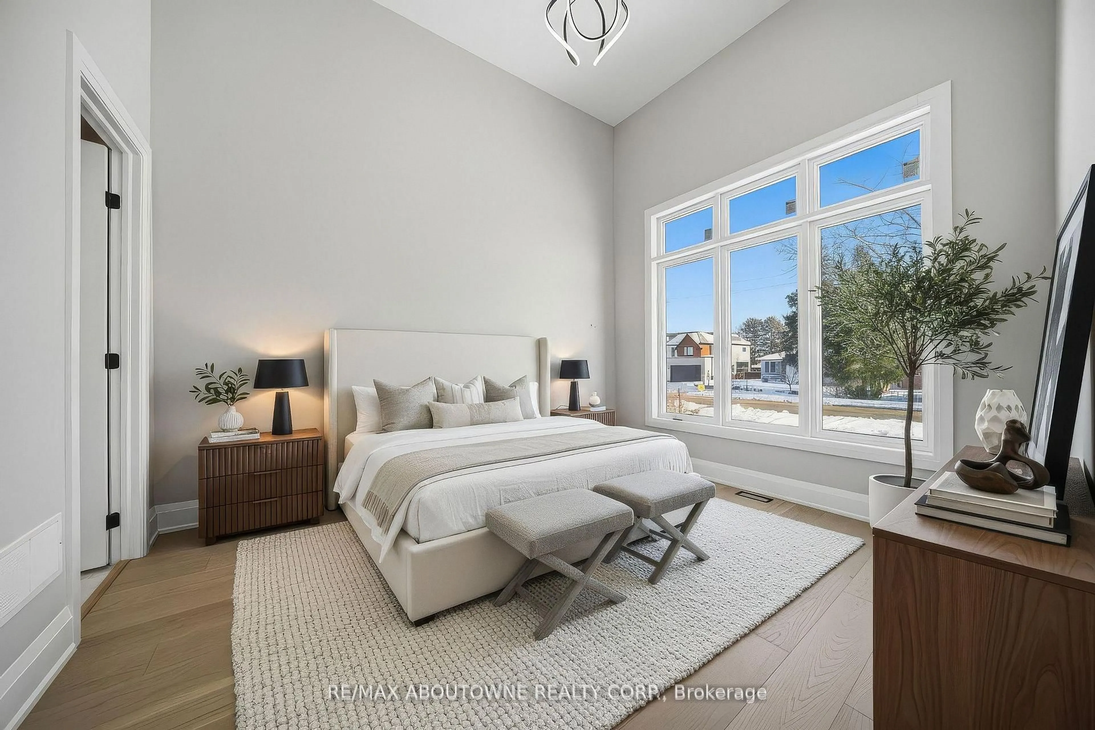 A pic of a room for 2091 Bridge Rd, Oakville Ontario L6L 2E8