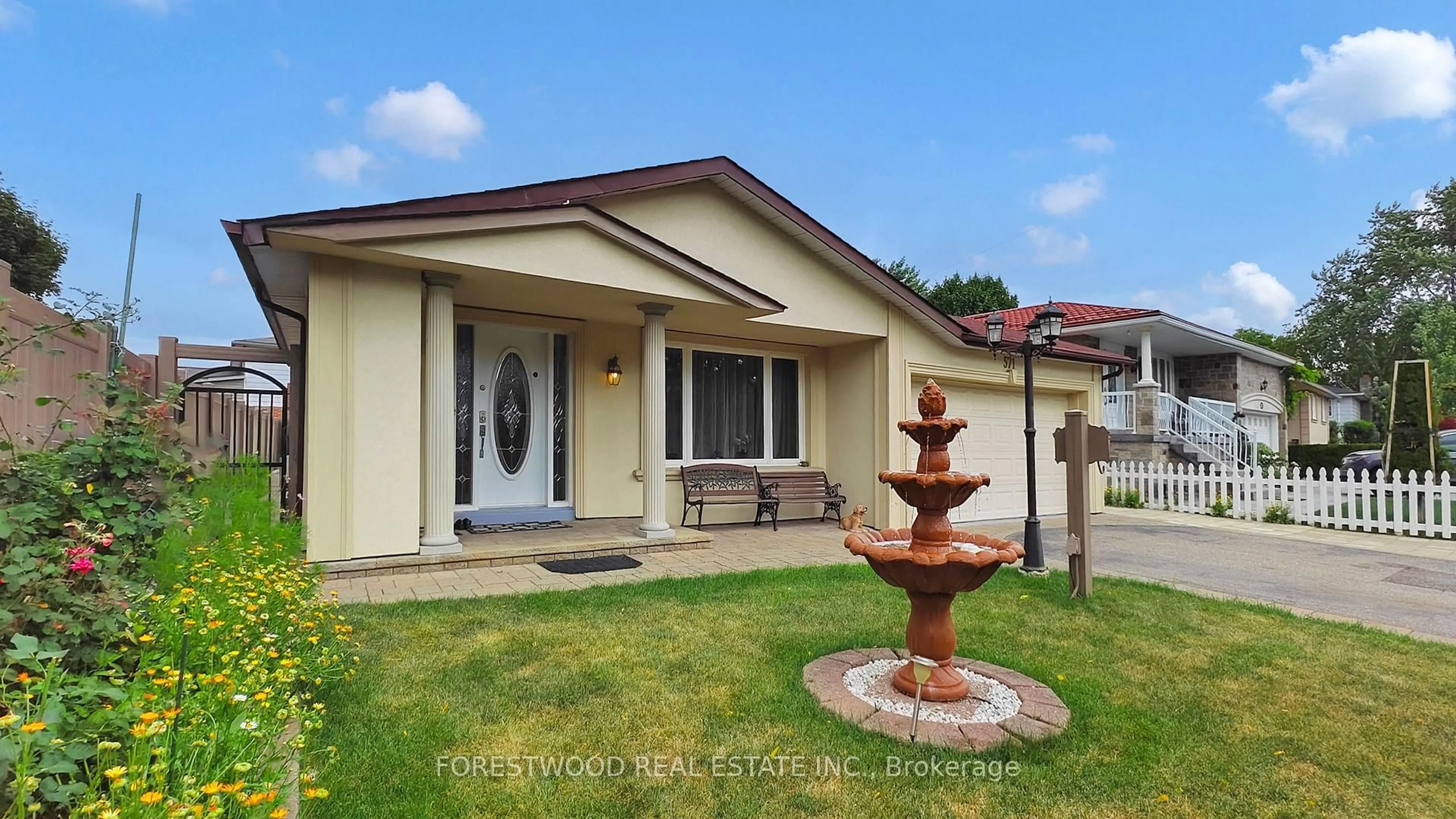 Unknown for 571 Silver Creek Blvd, Mississauga Ontario L5A 2B6