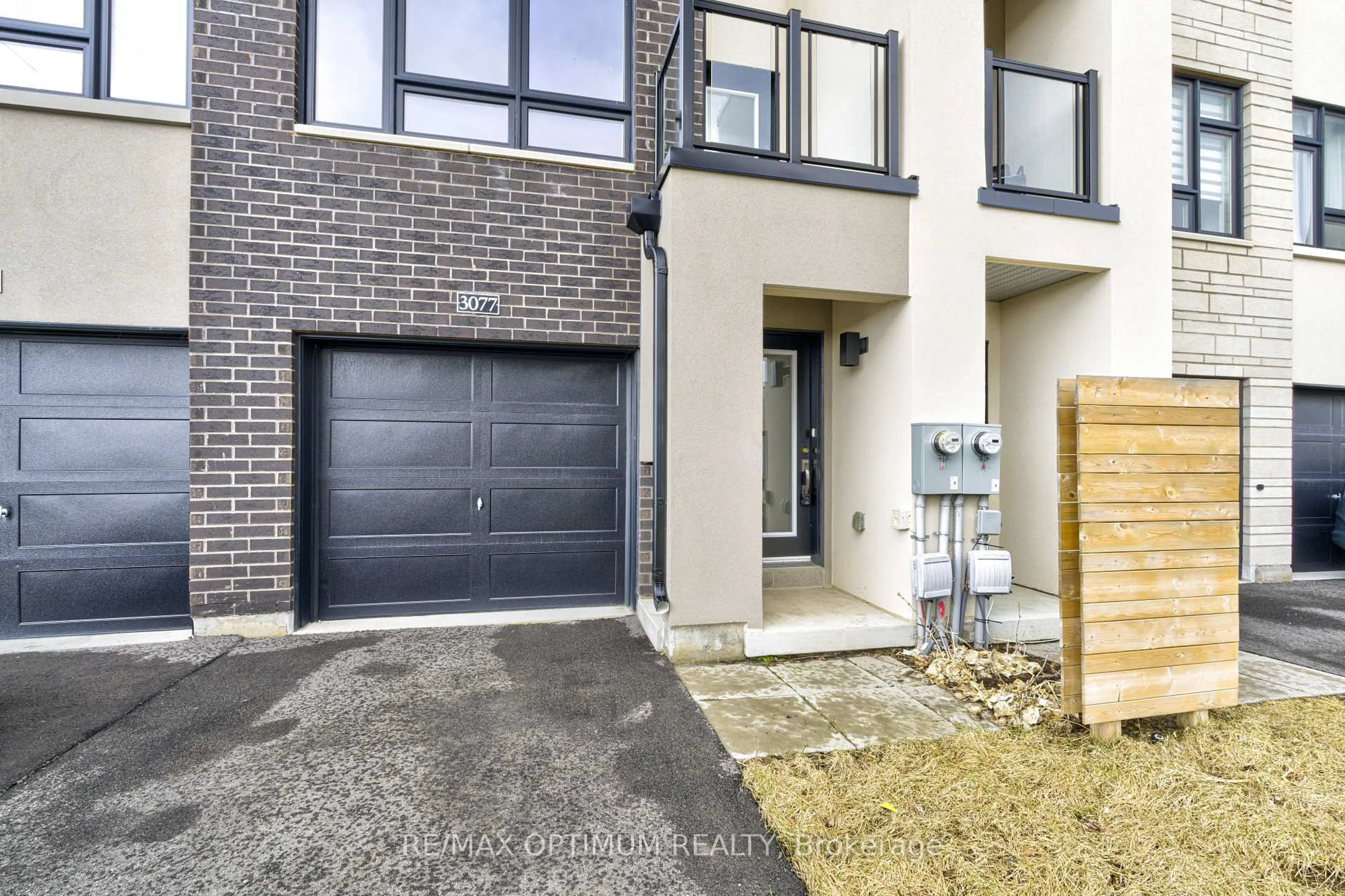 Home with brick exterior material, street for 3077 Cherry Blossom Common, Burlington Ontario L7M 2A9