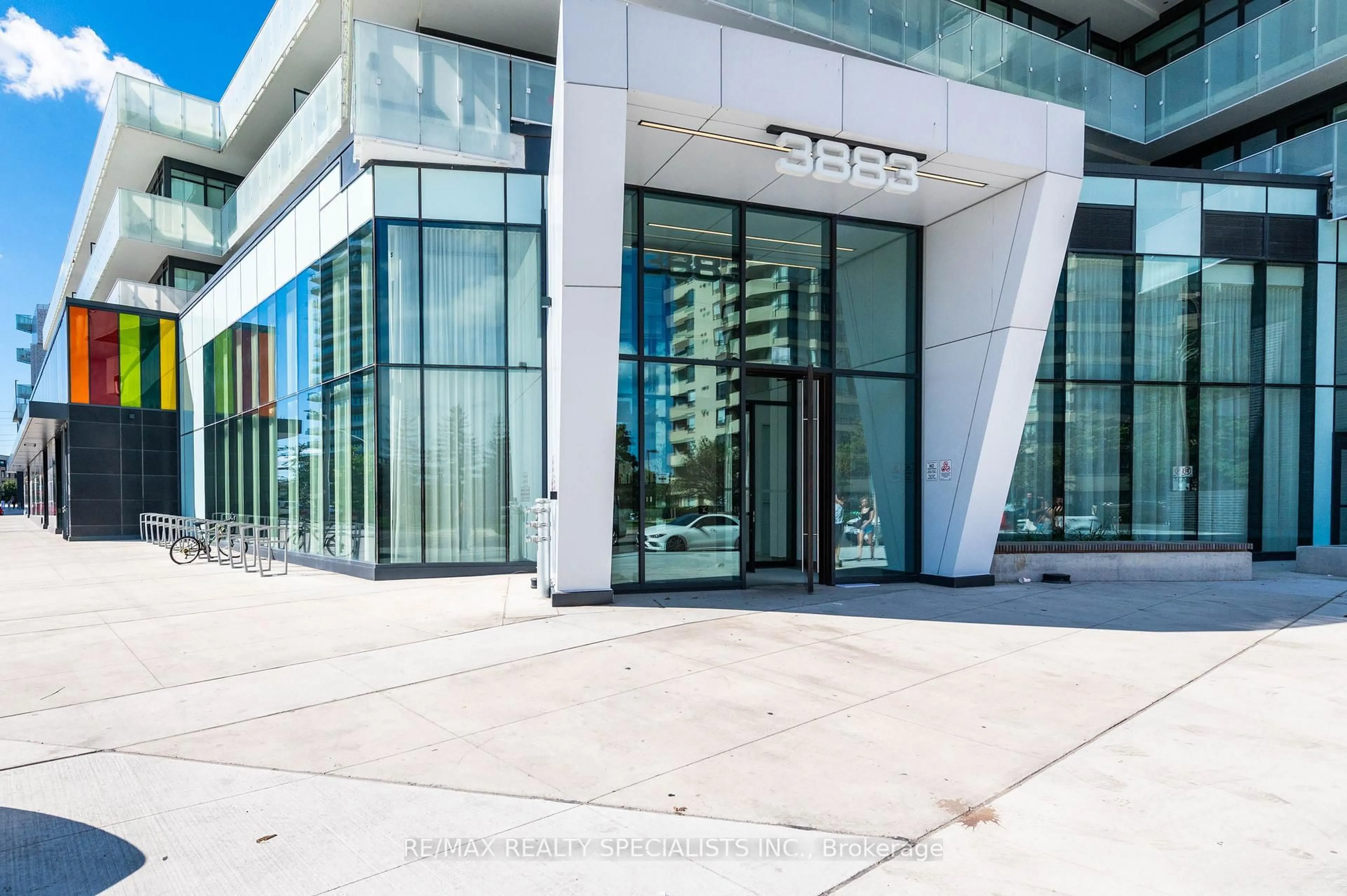 Indoor foyer for 3883 QUARTZ Rd #321, Mississauga Ontario L5B 4M6