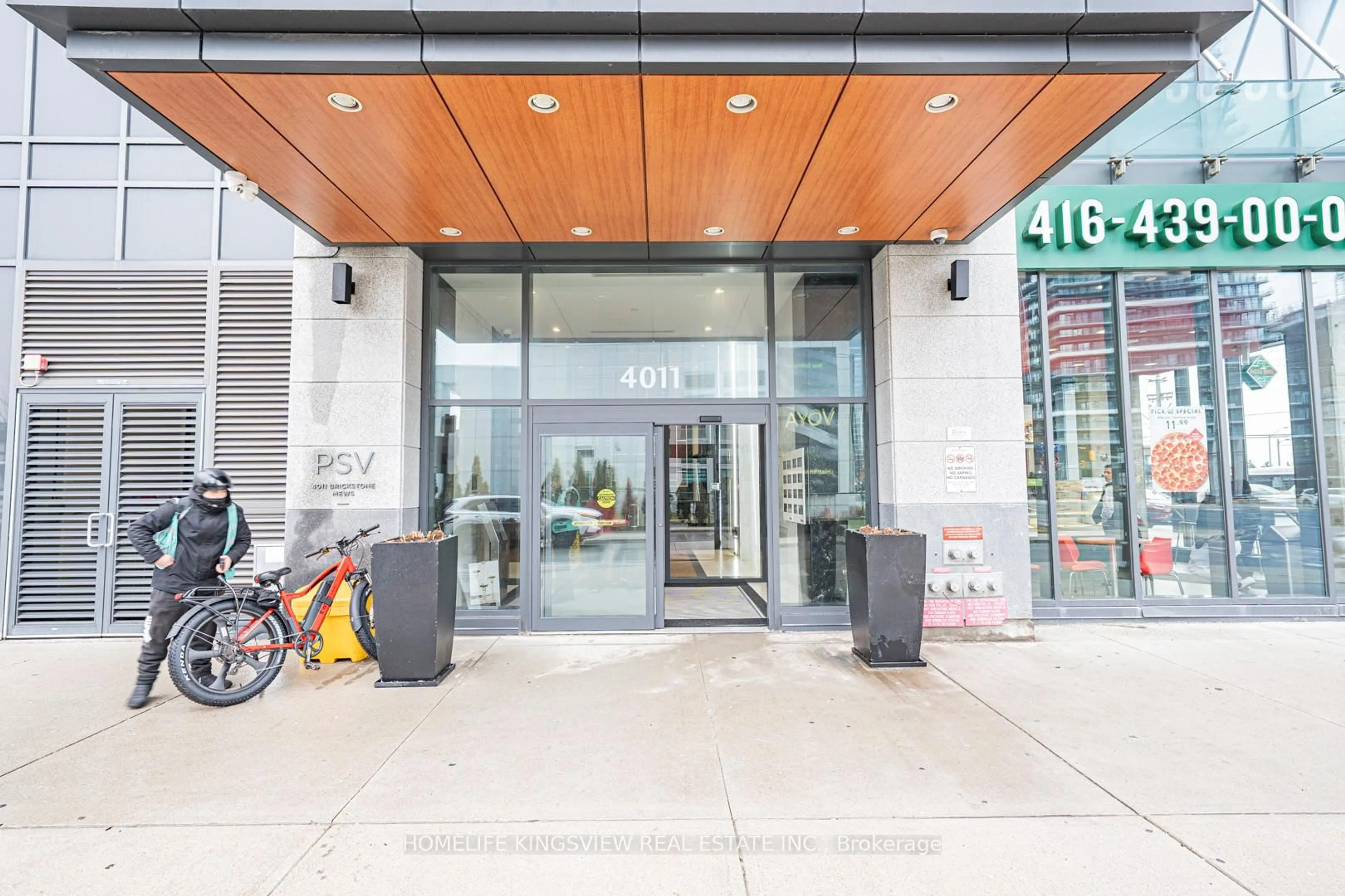 Indoor foyer for 4011 Brickstone Mews #2609, Mississauga Ontario L5B 0J7