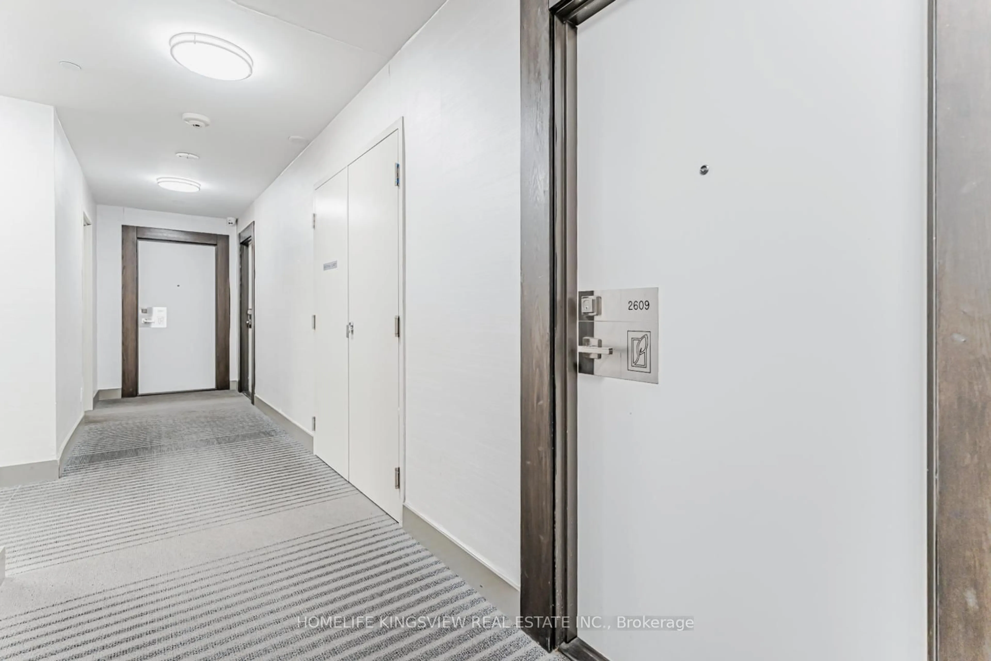 Indoor foyer for 4011 Brickstone Mews #2609, Mississauga Ontario L5B 0J7