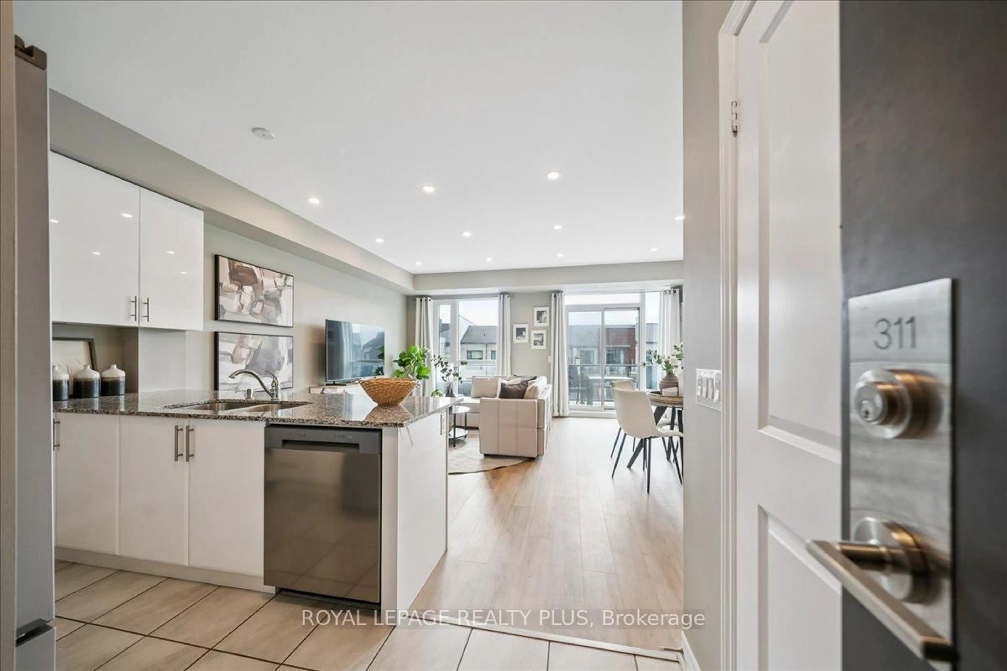 Open concept kitchen, ceramic/tile floor for 2370 Khalsa Gate #311, Oakville Ontario L6M 1P5