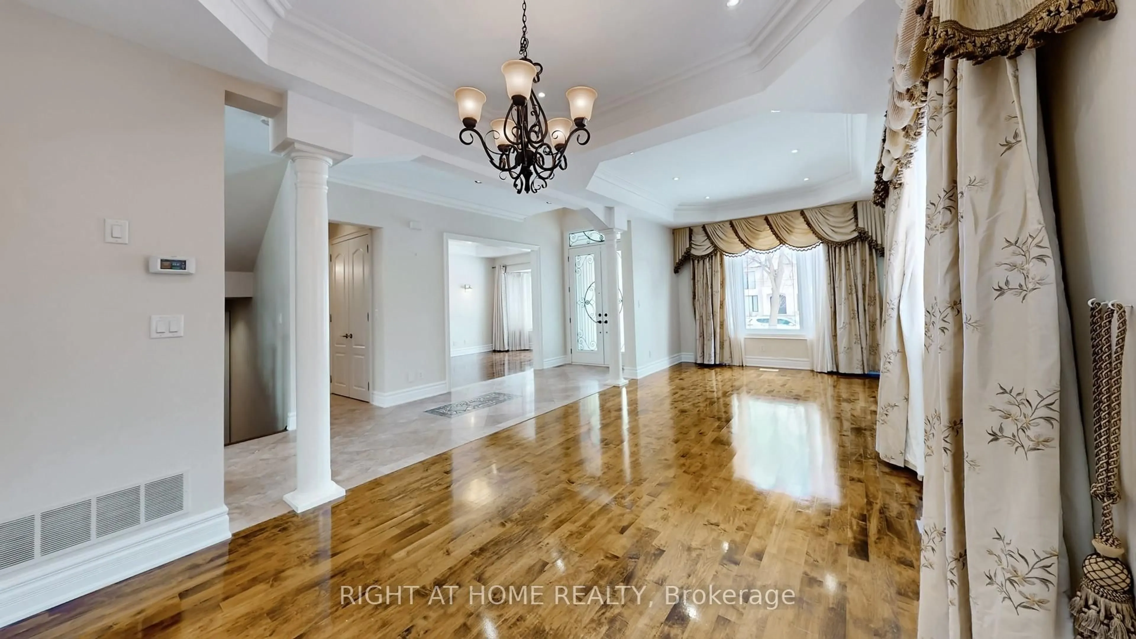 Unknown for 3414 Joan Dr, Mississauga Ontario L5B 1T5