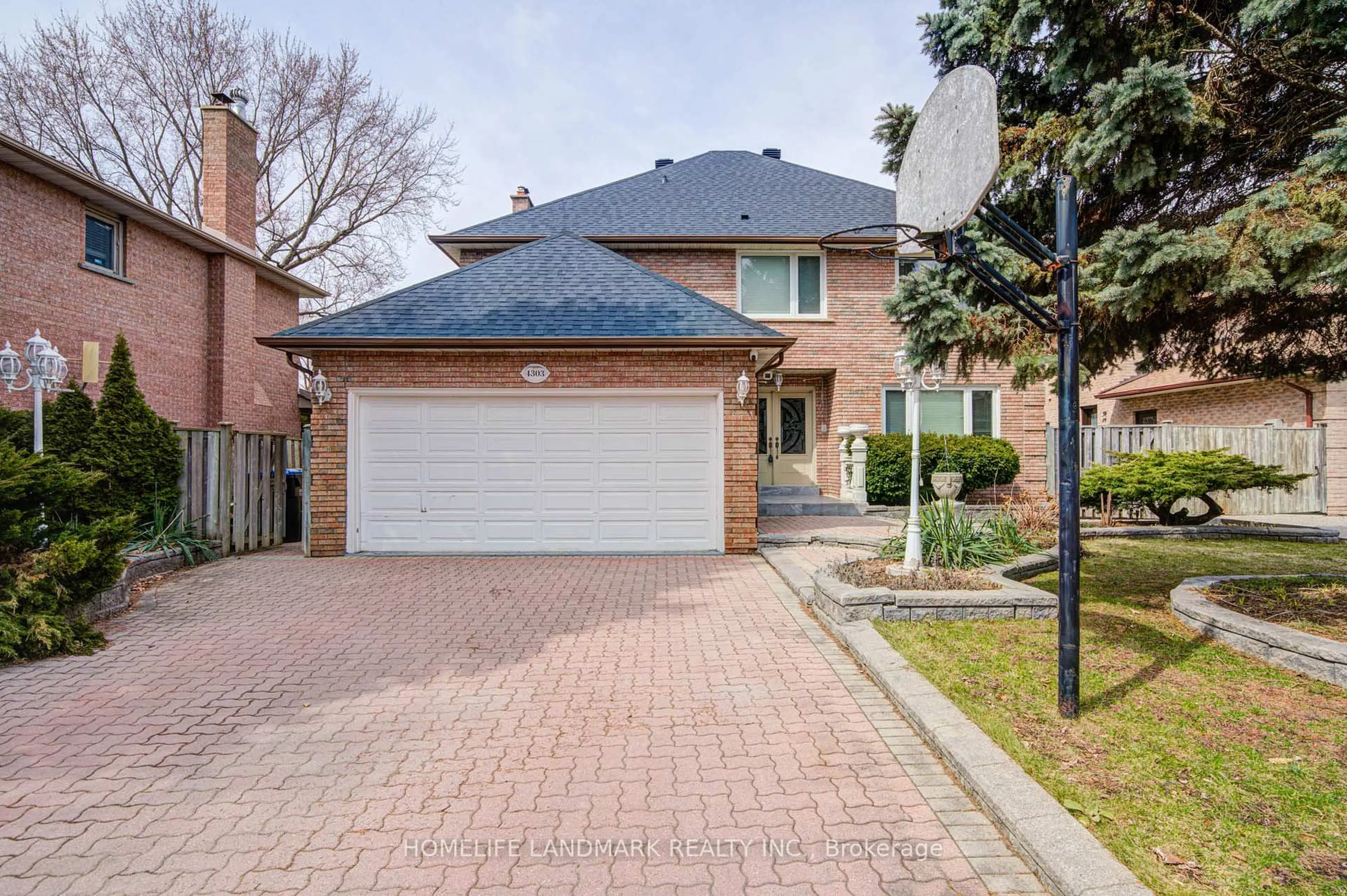 Home with brick exterior material, street for 4303 Bridlepath Tr, Mississauga Ontario L5L 3K3