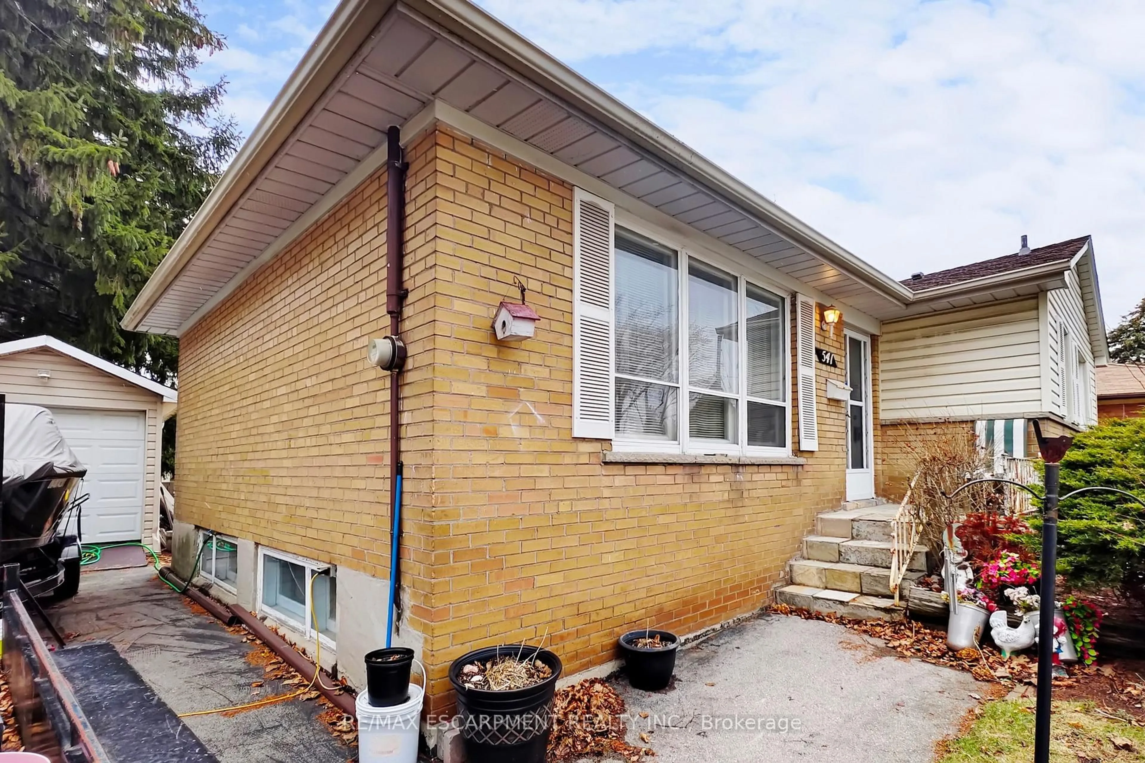 Home with brick exterior material, street for 541 WINGROVE Cres, Oakville Ontario L6L 4R7