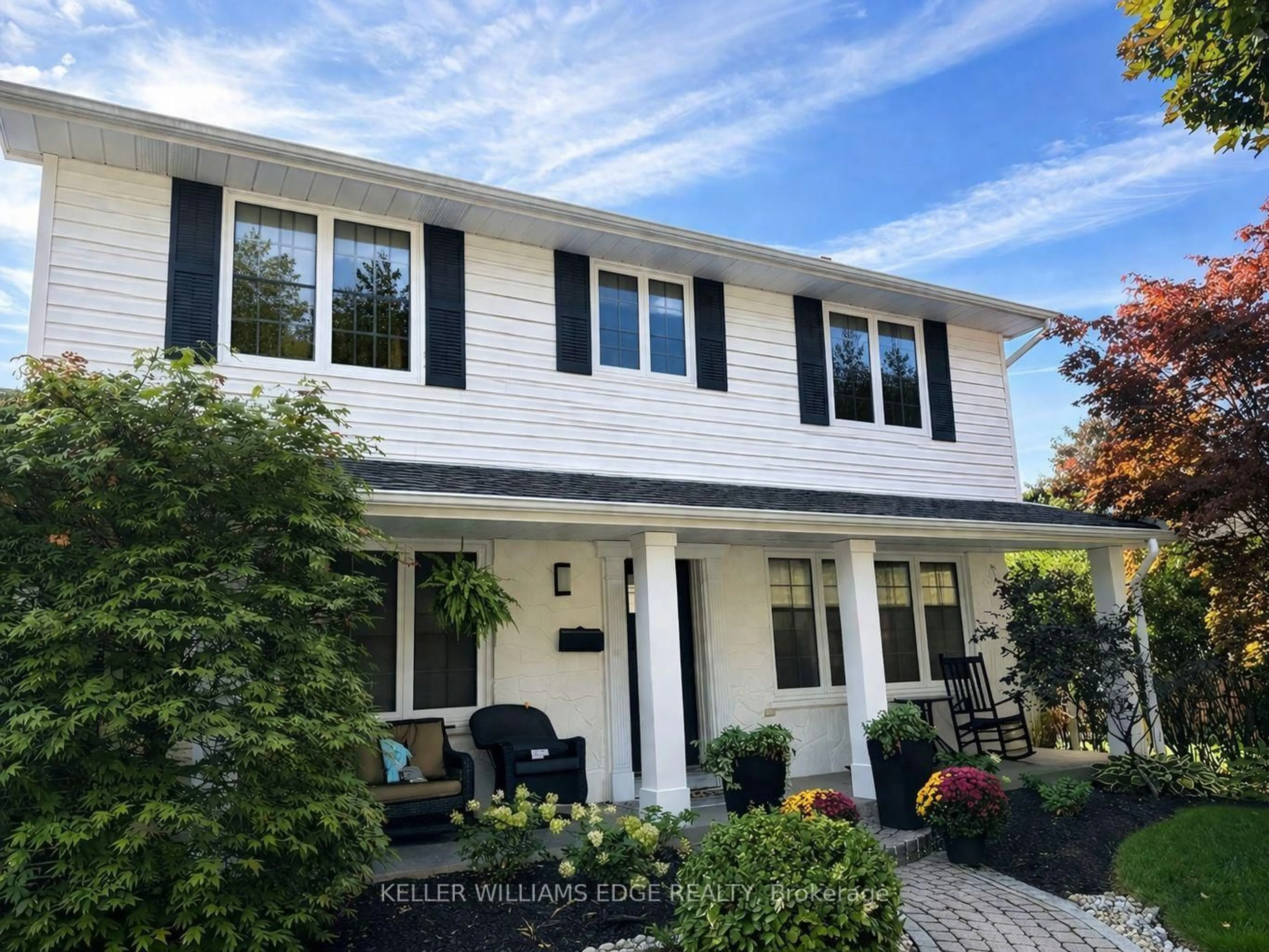 Home with vinyl exterior material, street for 275 Camborne Cres, Burlington Ontario L7N 2A4