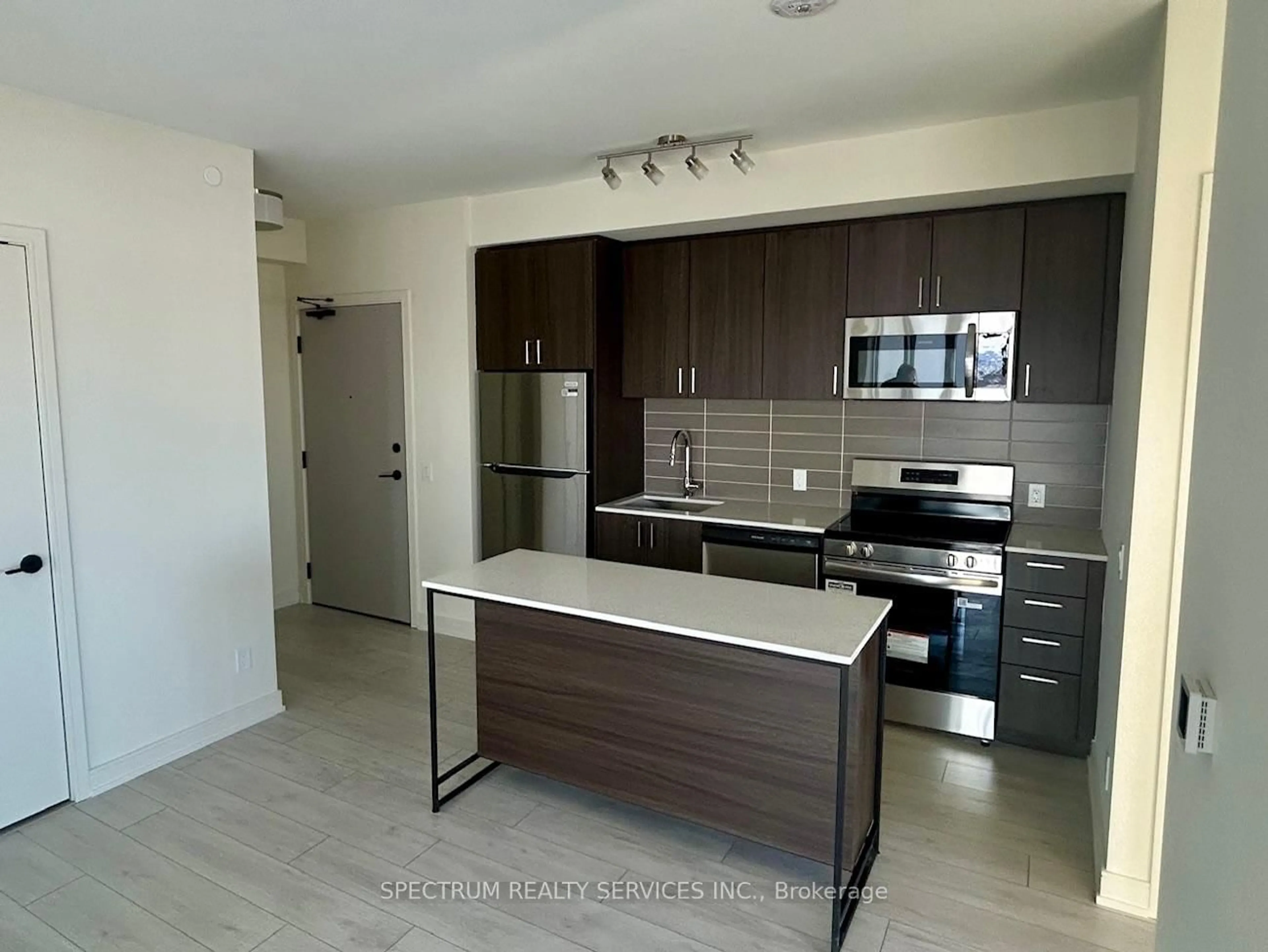 Standard kitchen, unknown for 8020 Derry Rd #1607B, Milton Ontario L9T 9N3