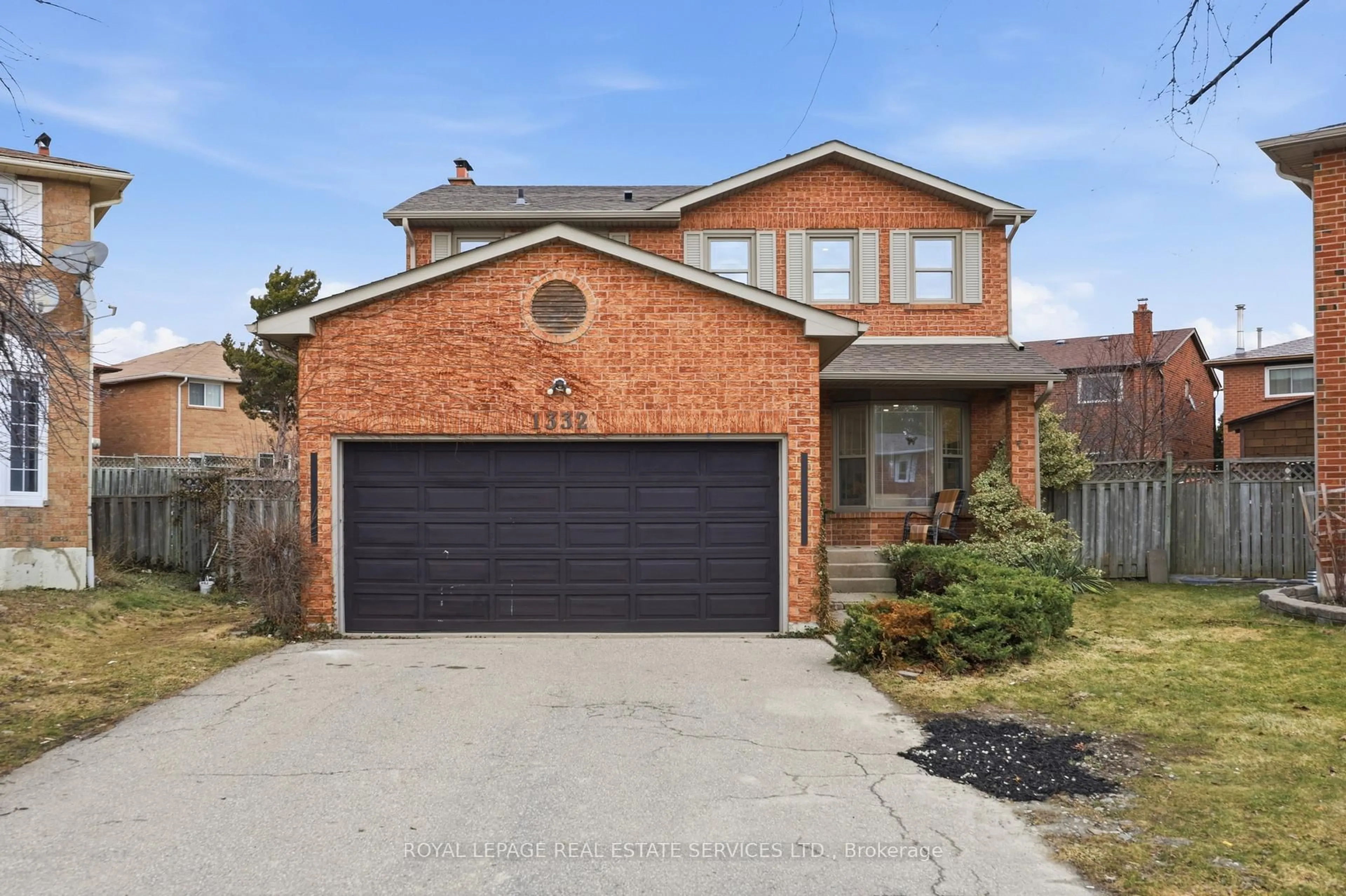 Home with brick exterior material, street for 1332 Quinpool Crt, Mississauga Ontario L5C 4J3