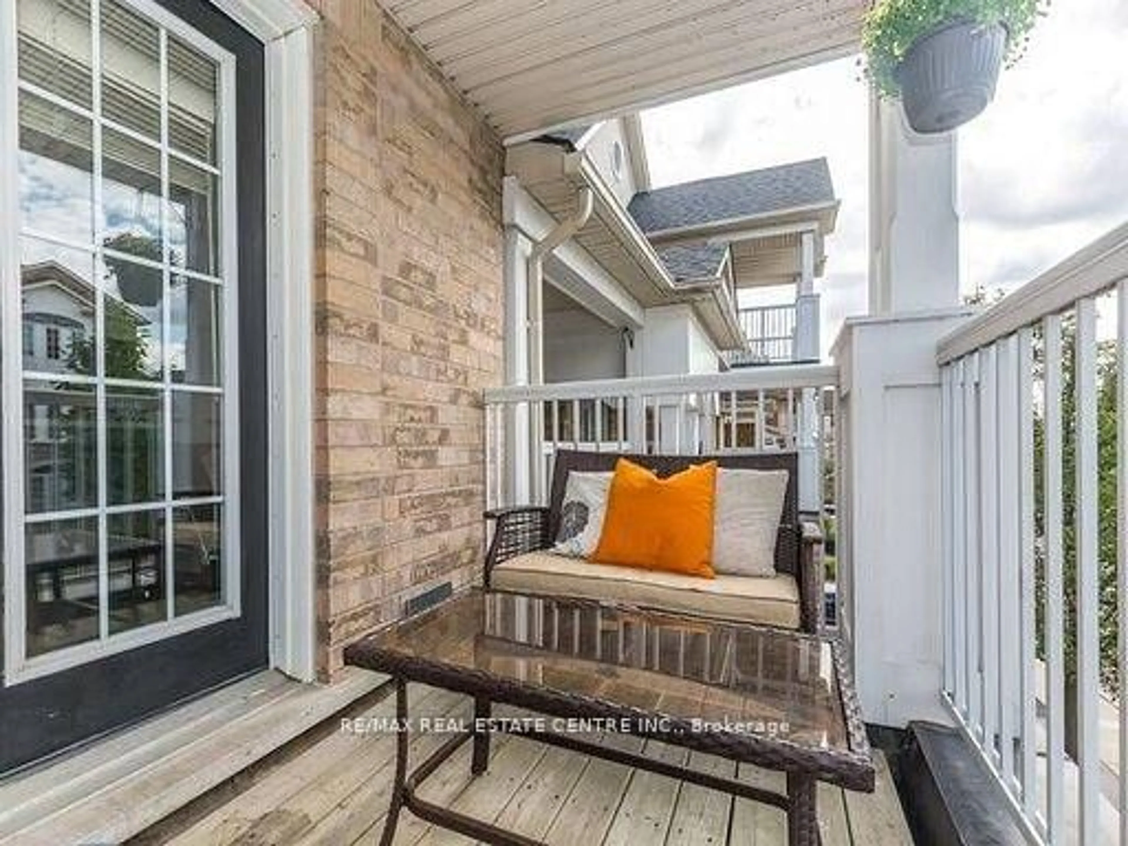 Patio, street for 601 Shoreline Dr #69, Mississauga Ontario L5B 4K7