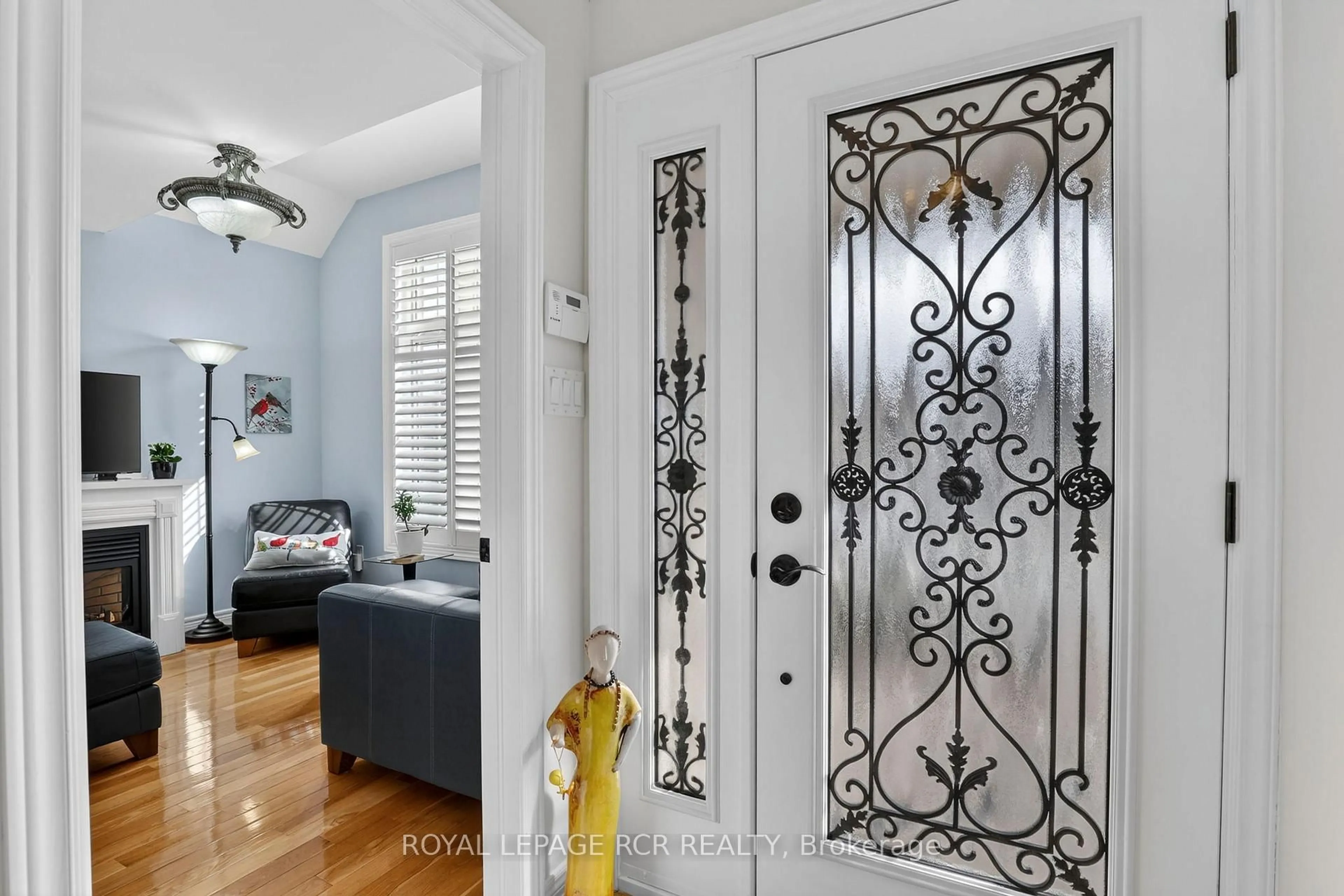 Indoor entryway for 26 Nailsworth Cres, Caledon Ontario L7C 1R3