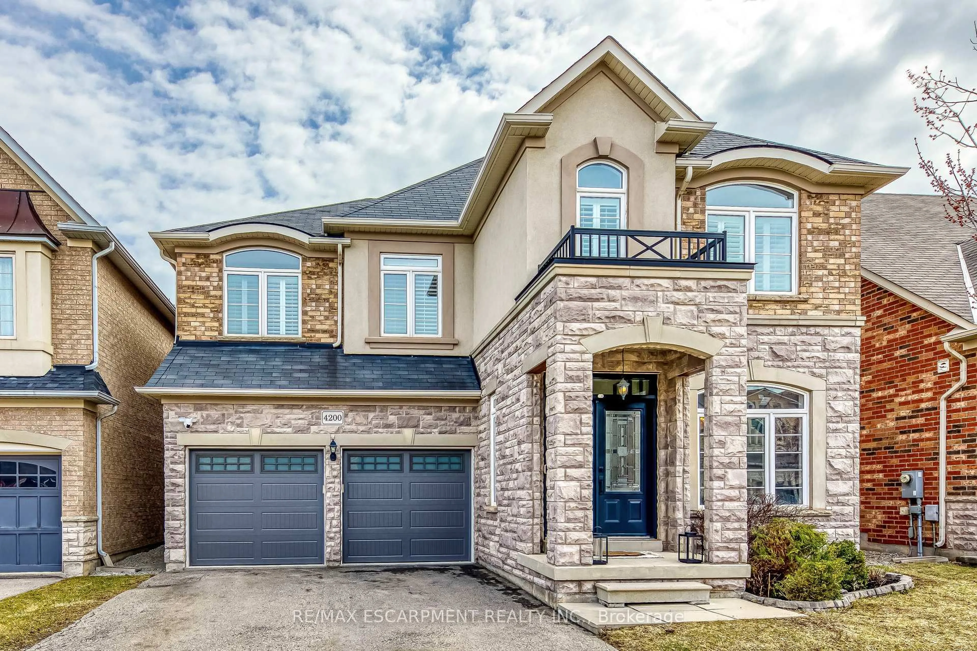 Home with brick exterior material, street for 4200 Fuller Cres, Burlington Ontario L7M 0M5