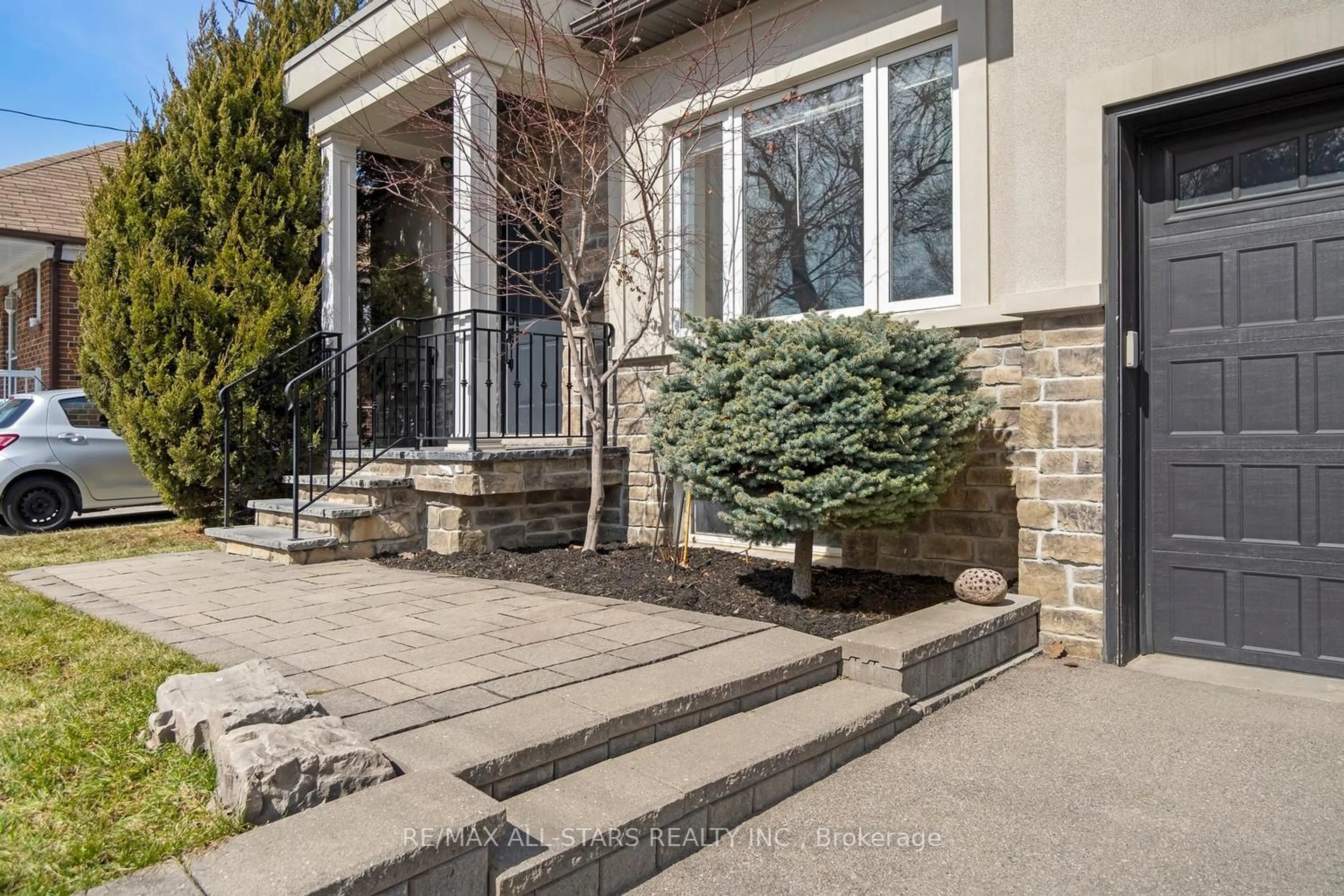 Unknown for 36 Athol Ave, Toronto Ontario M8Z 2A4