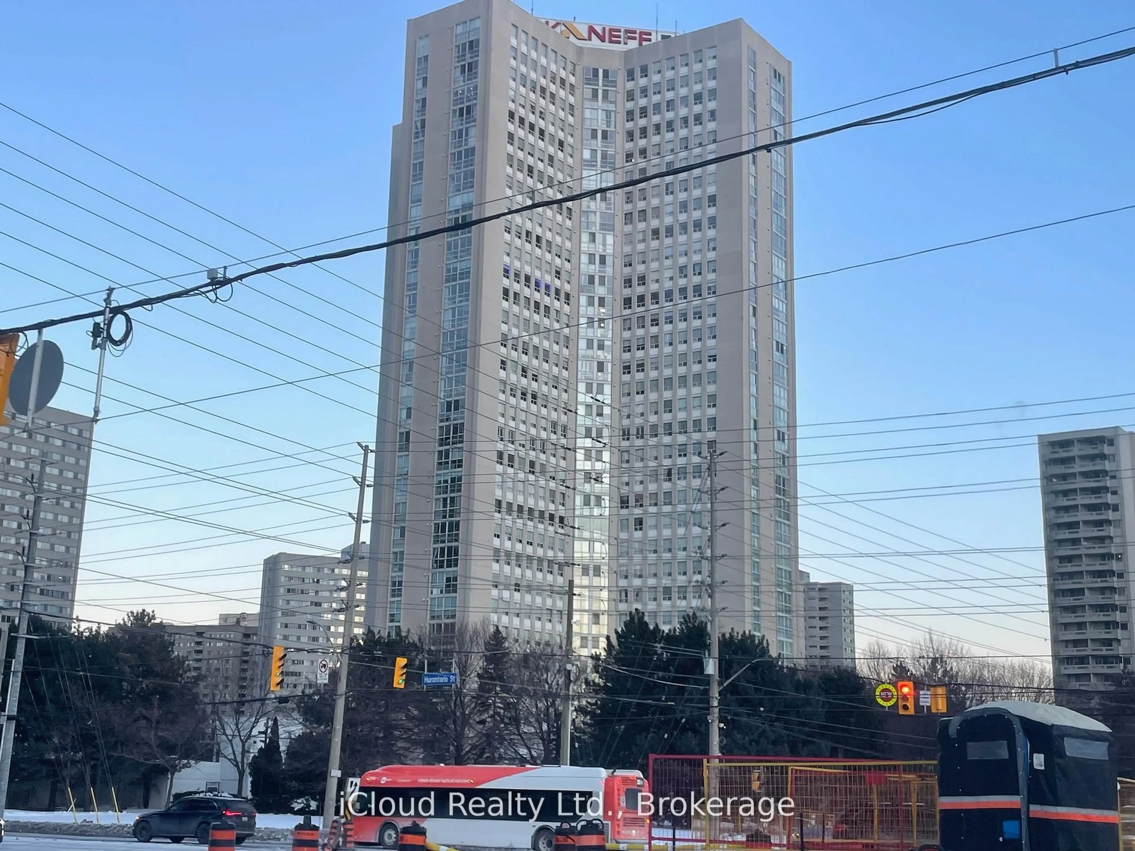 Unknown for 3650 Kaneff Cres #3208, Mississauga Ontario L5A 4A1