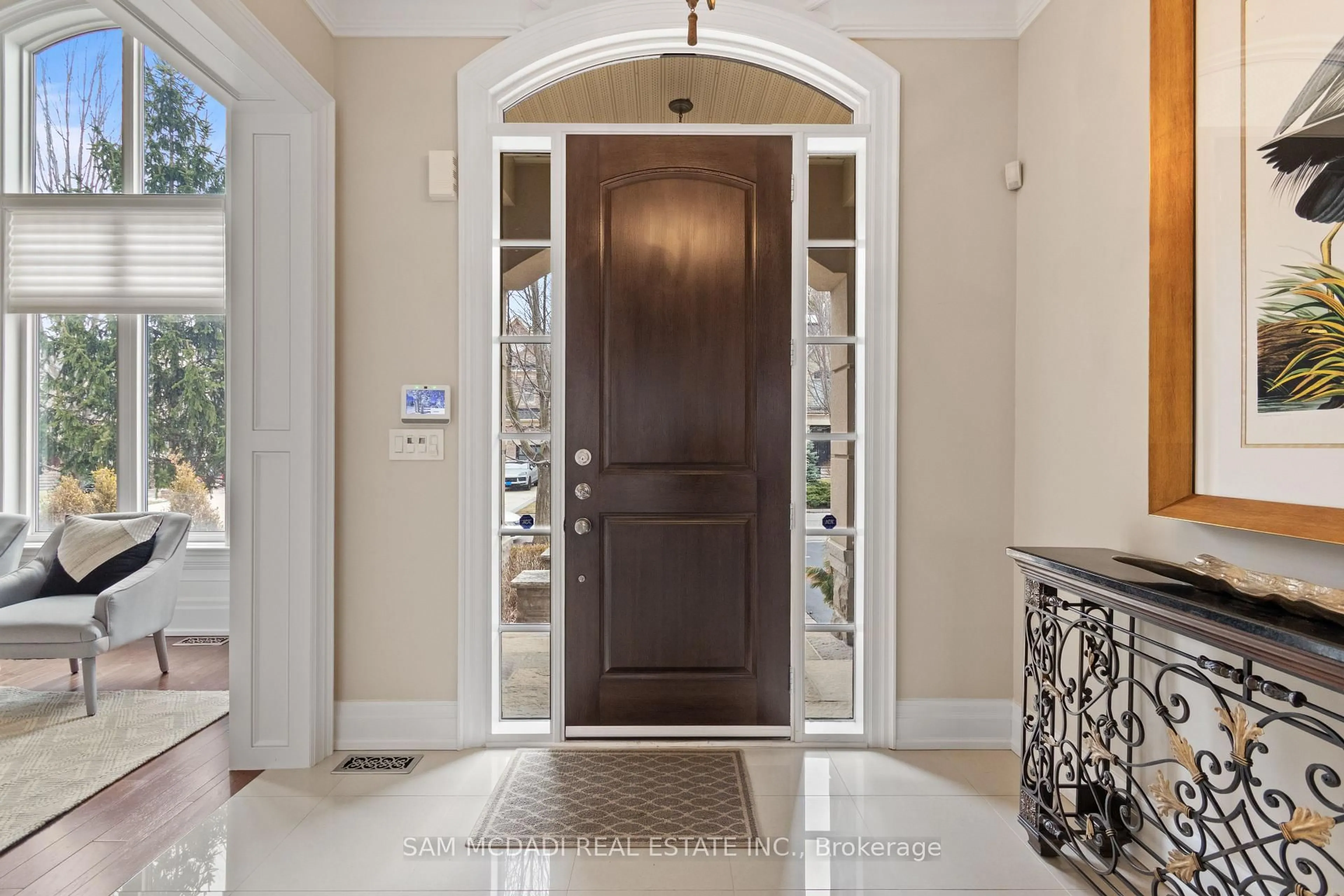 Indoor entryway for 1857 Ivygate Crt, Mississauga Ontario L5L 0A8
