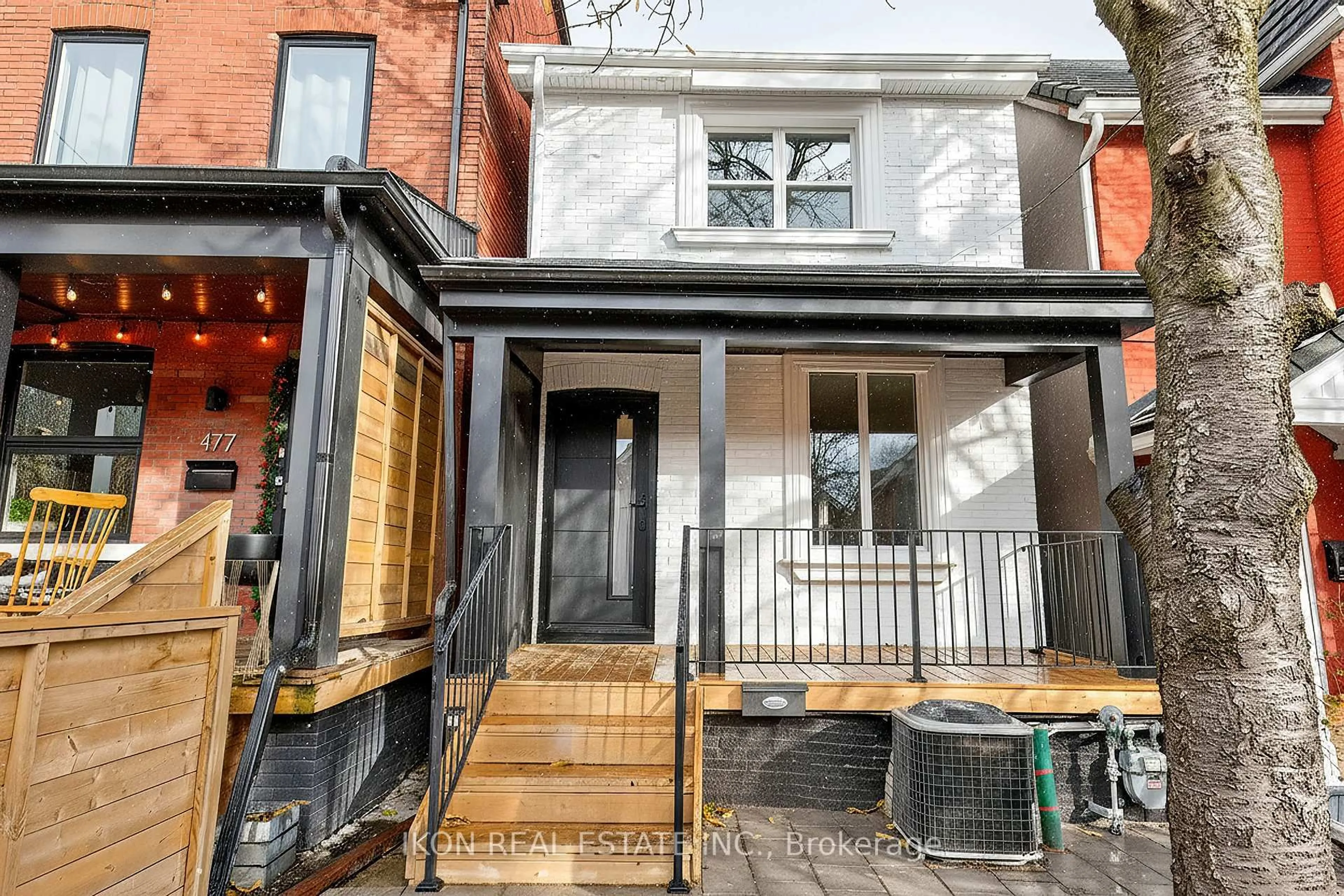Patio, street for 475 Delaware Ave, Toronto Ontario M6H 2V1