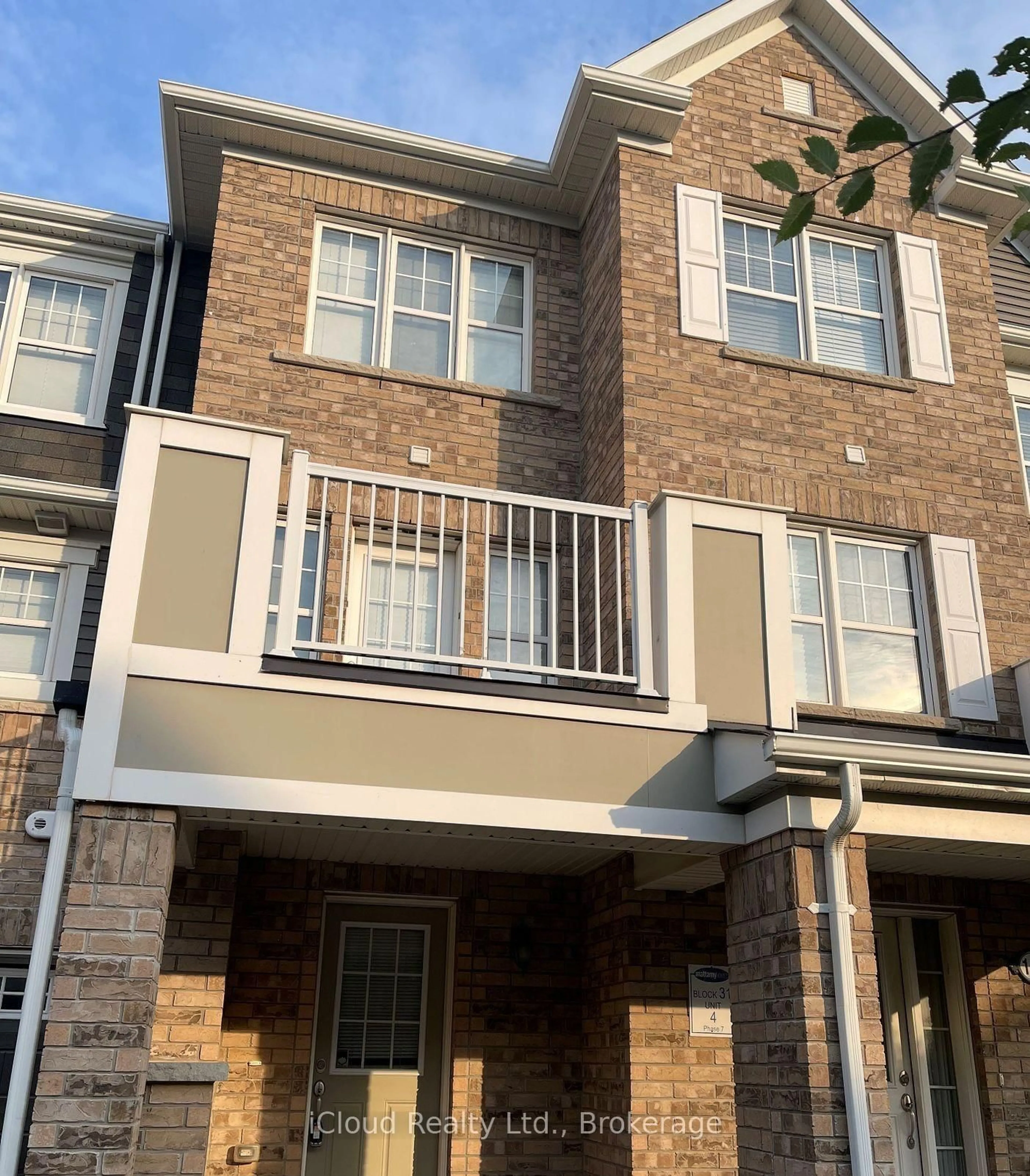 Home with brick exterior material, street for 114 Frost Crt, Milton Ontario L9E 1C9