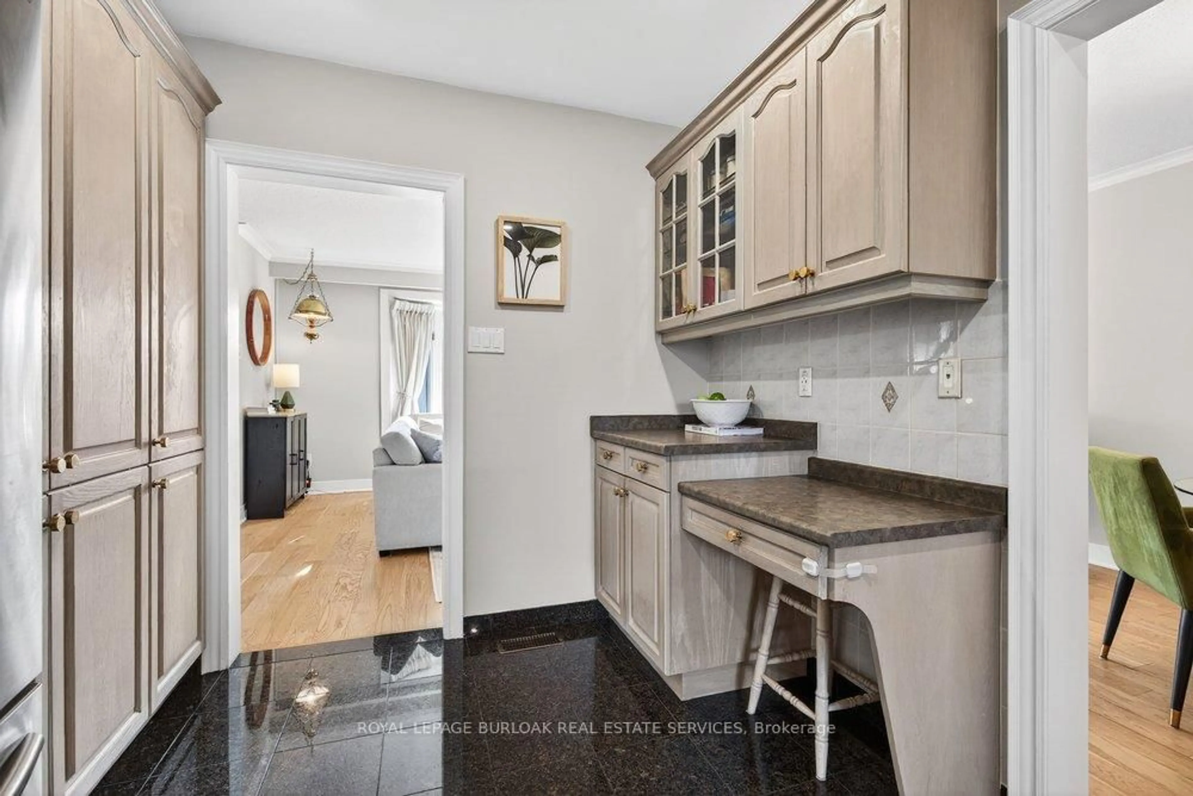 Unknown for 1525 Holburne Rd, Mississauga Ontario L5E 2L7