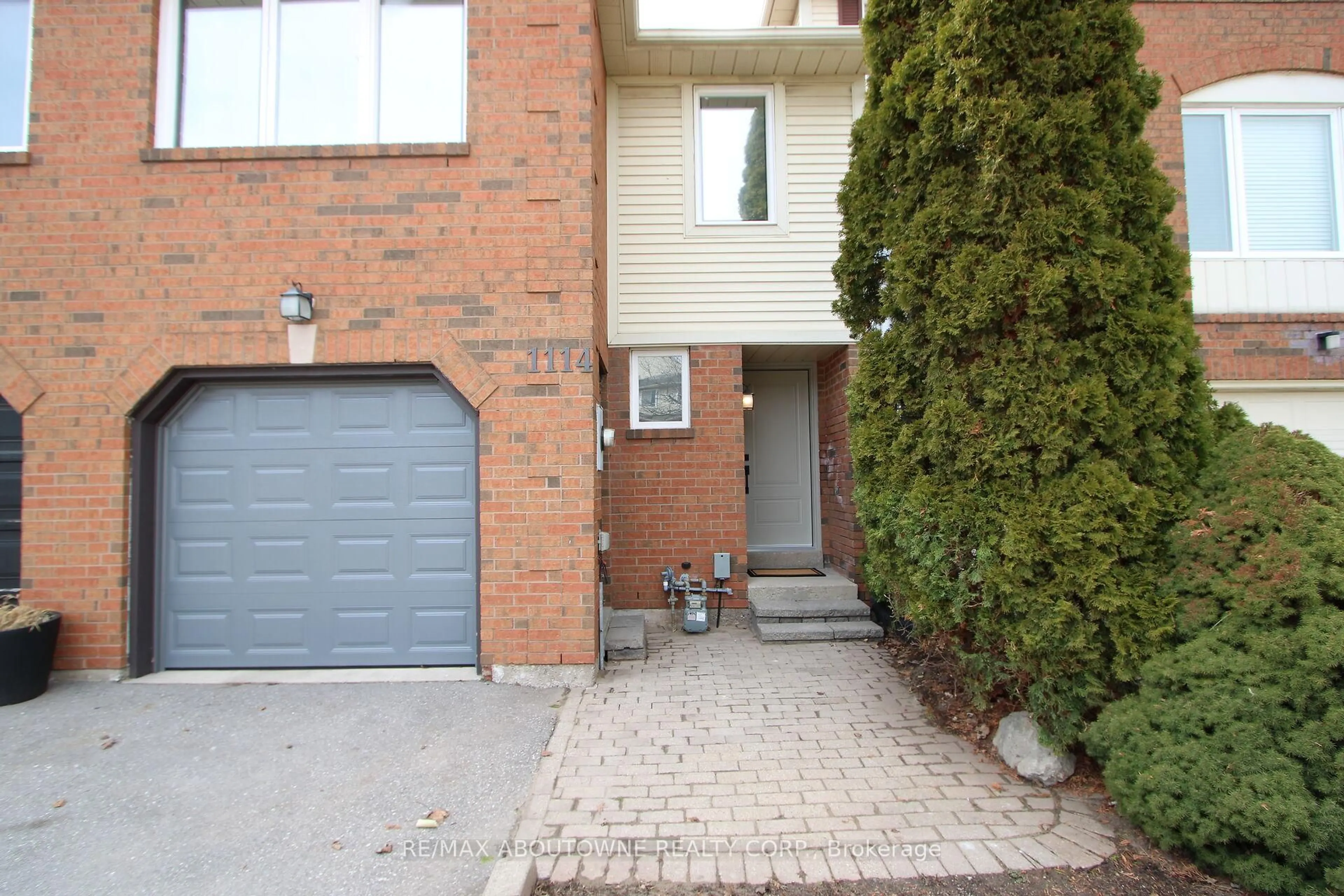 Home with brick exterior material, street for 1114 Lindsay Dr, Oakville Ontario L6M 3B4