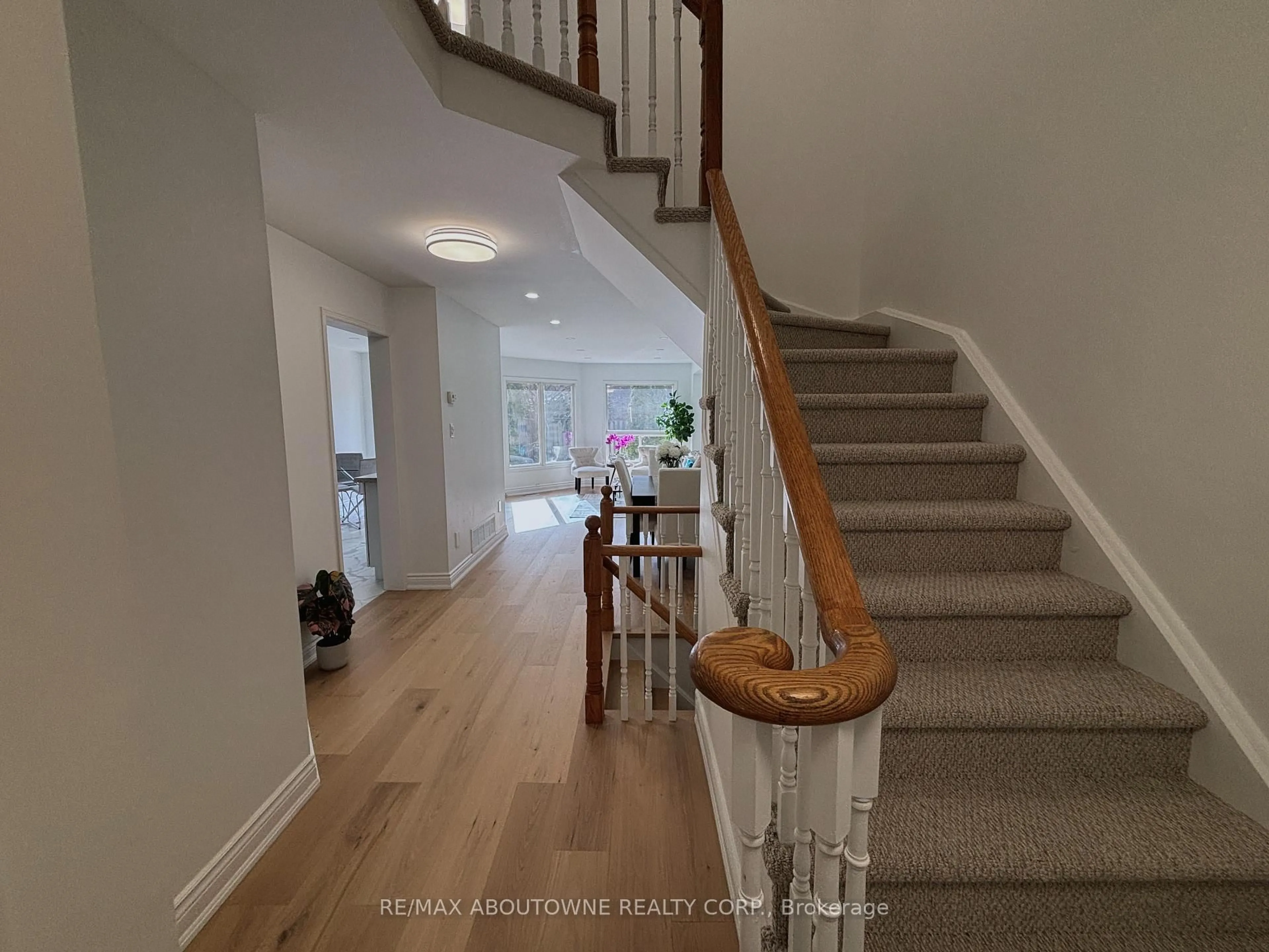 Unknown for 1114 Lindsay Dr, Oakville Ontario L6M 3B4