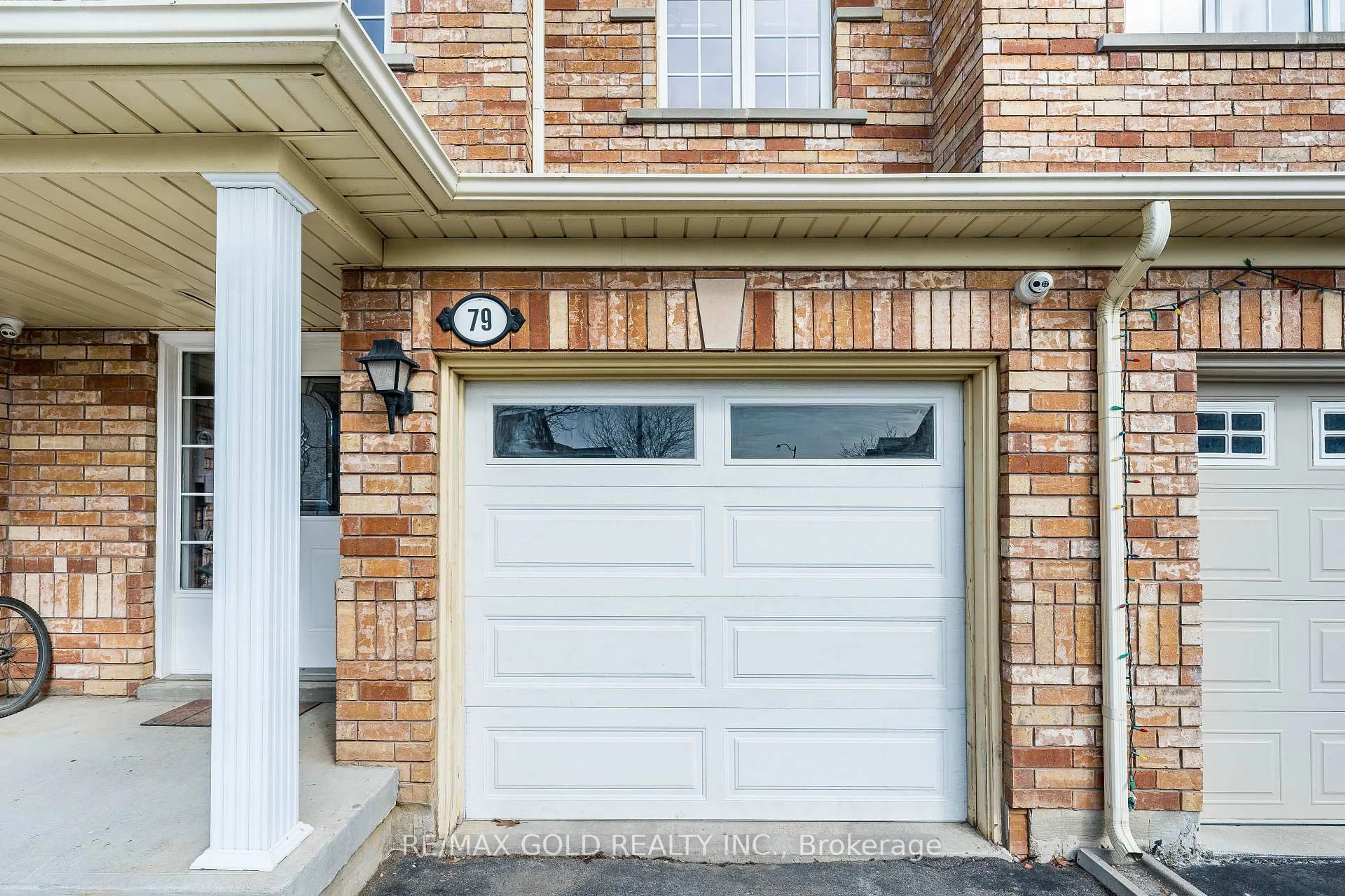 Unknown for 79 Roundstone Dr, Brampton Ontario L6X 0K6