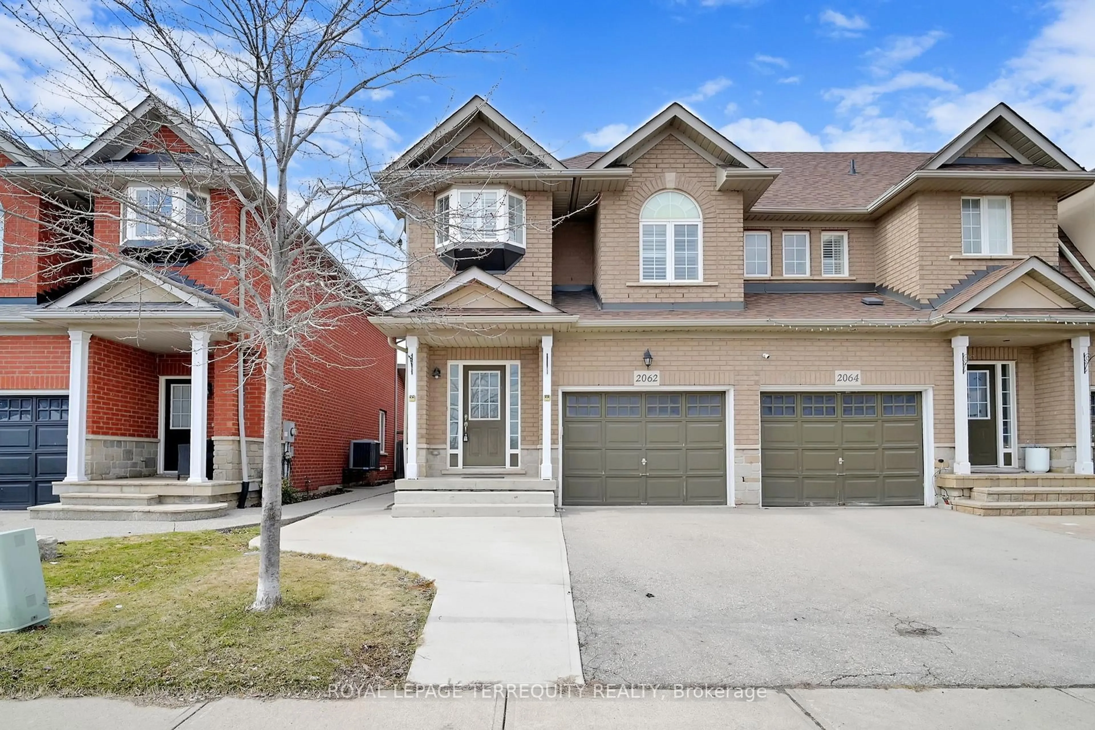 Home with brick exterior material, street for 2062 Redstone Cres, Oakville Ontario L6M 5B1