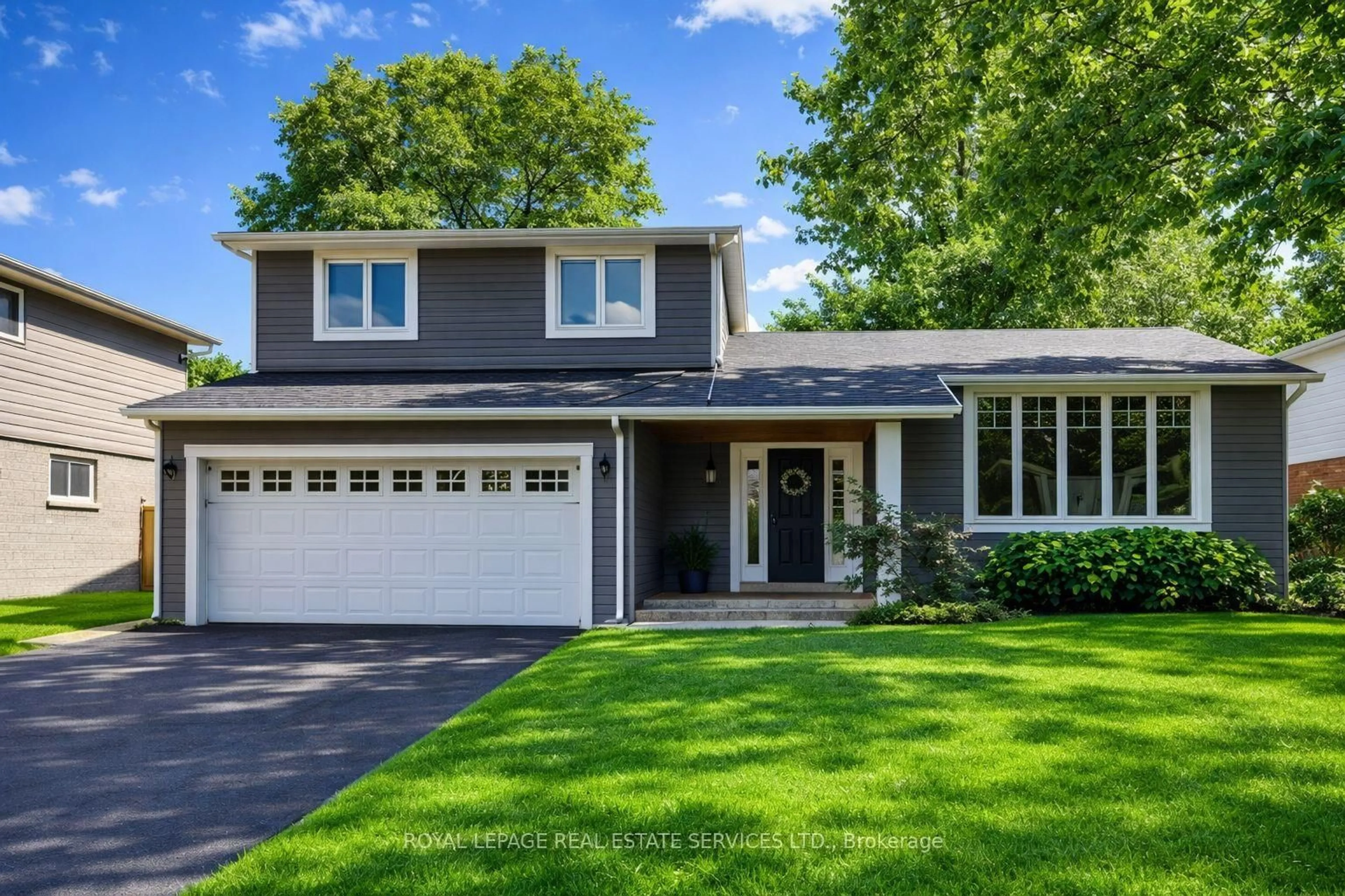 Home with vinyl exterior material, street for 2154 Hixon St, Oakville Ontario L6L 1T4